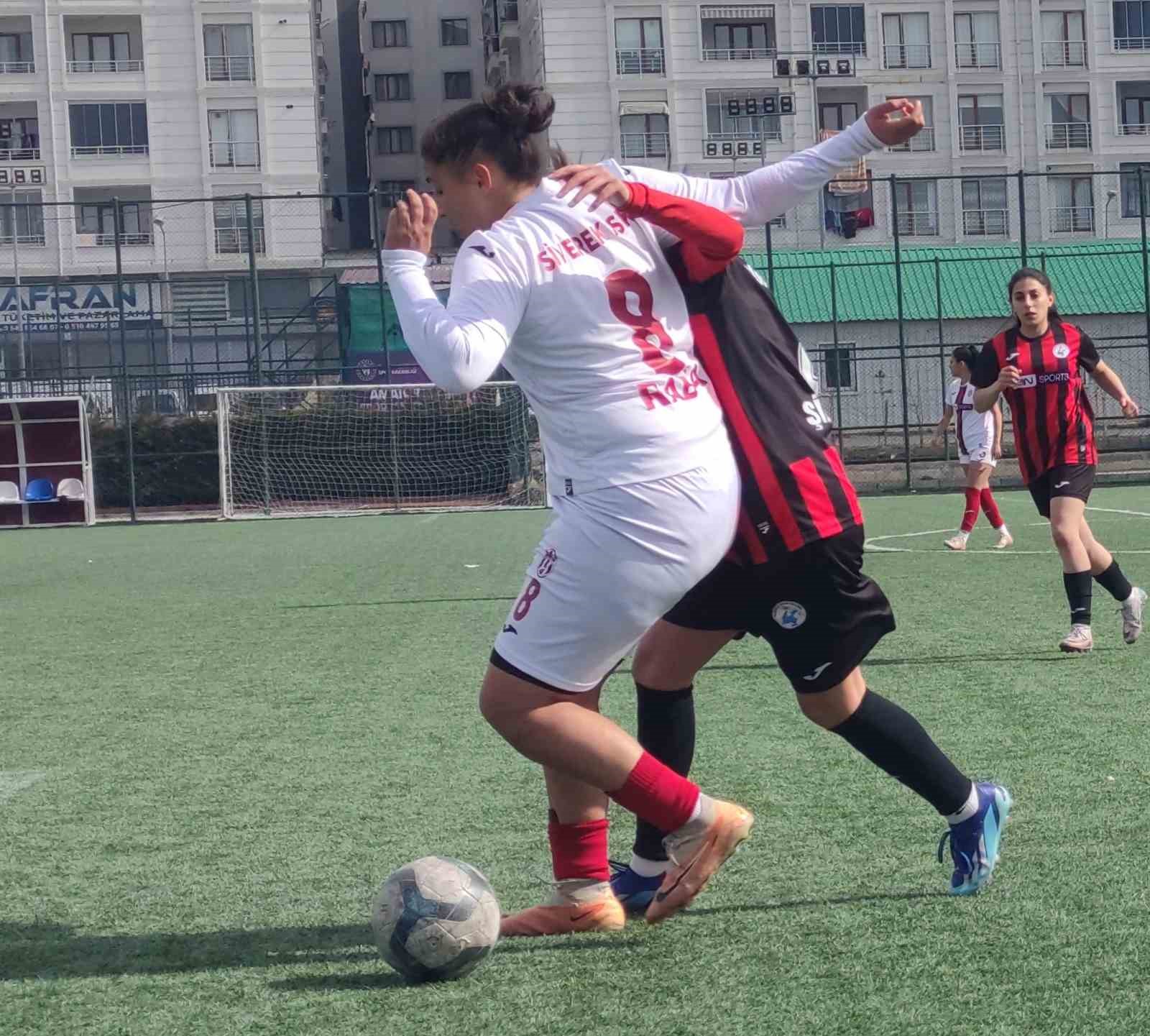 TFF Kadınlar 2. Lig: Vangücü SK: 2 - Siverek Kadın SK: 0
