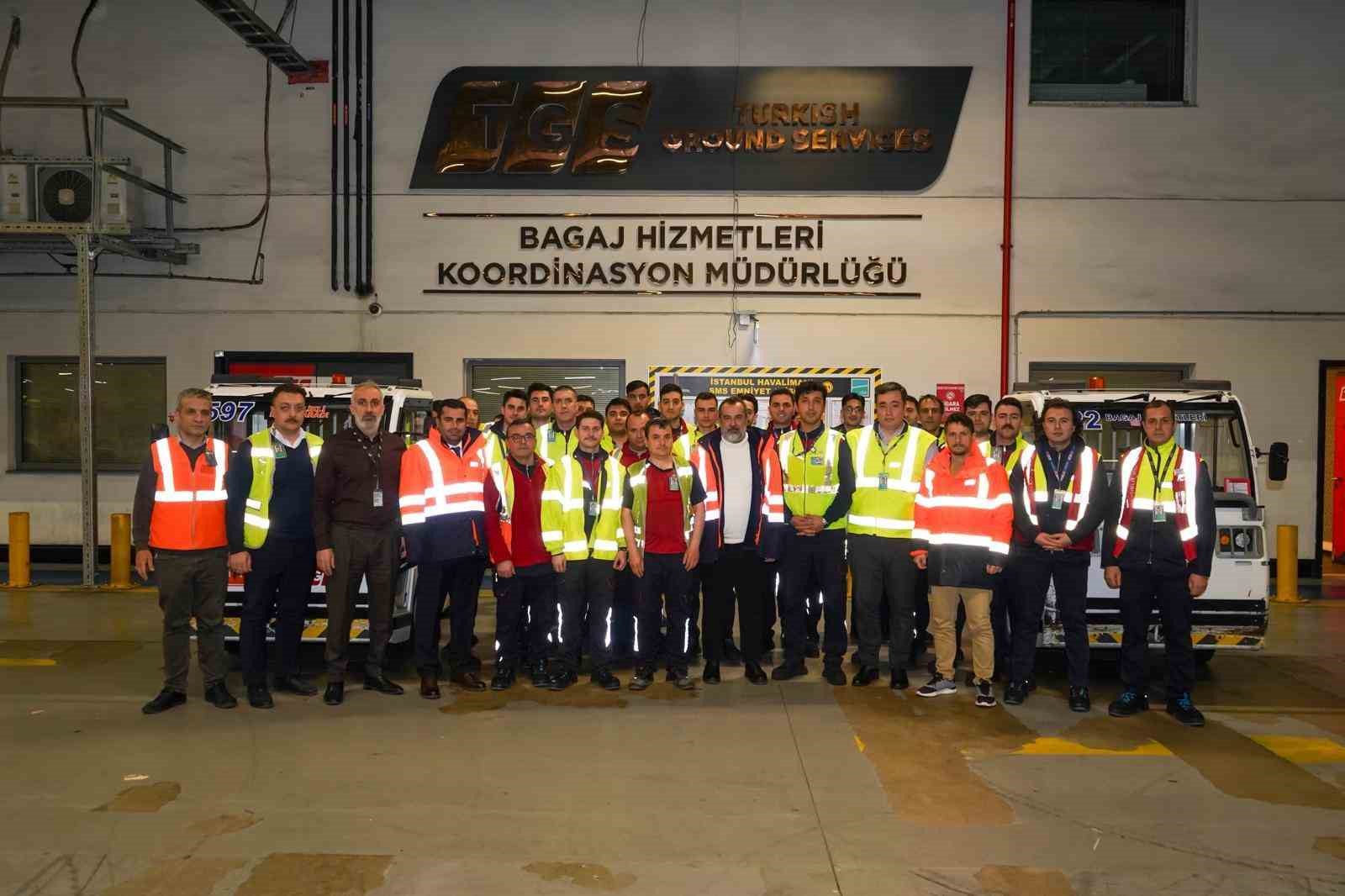 TGS Yer Hizmetleri Genel Müdürü Akyurt, personelle bayramlaştı
