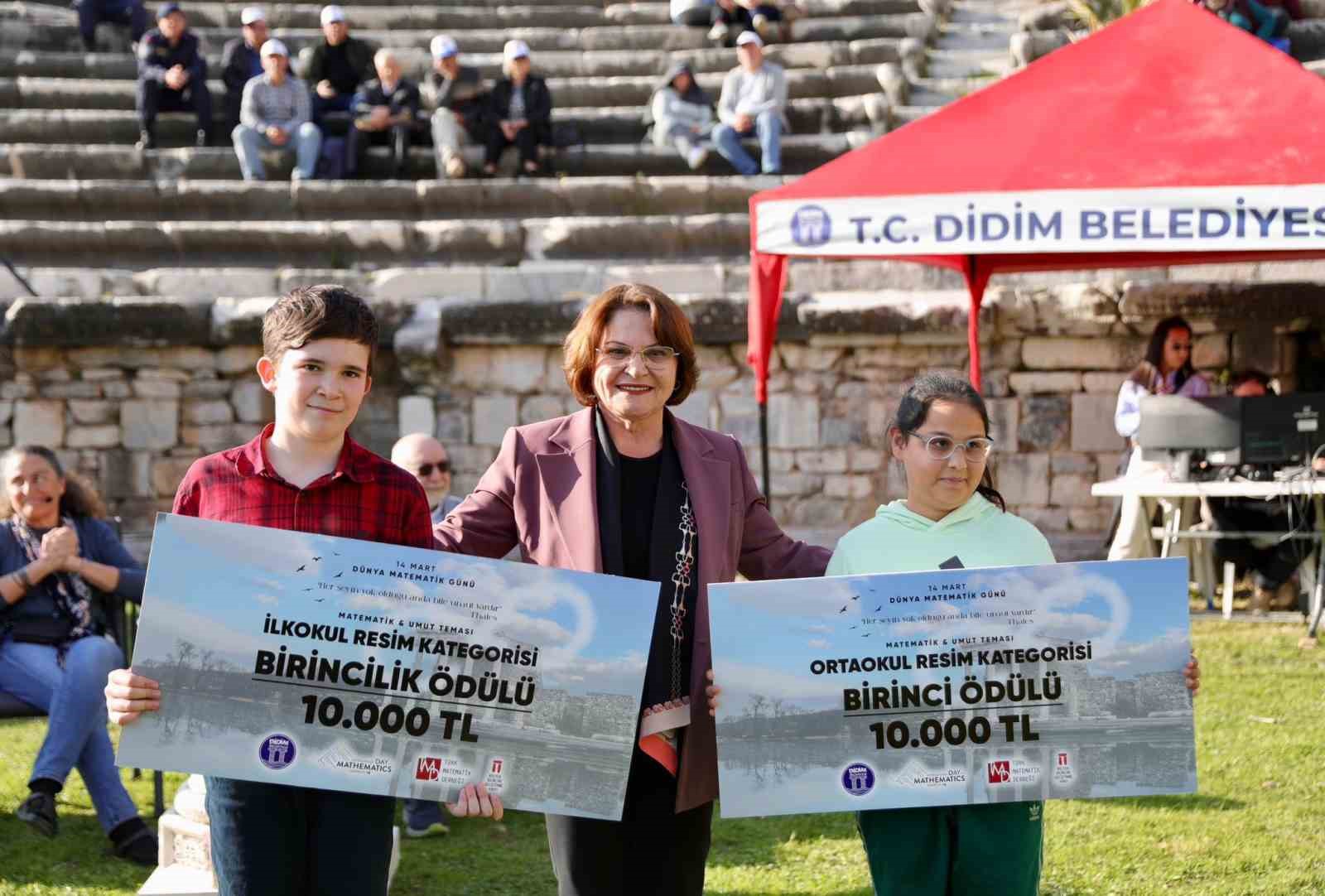 Thales’in kenti Miletos’ta ’Matematik ve Umut’ temalı buluşma gerçekleştirildi
Thales’in kenti Miletos’ta ’Matematik ve Umut’ temalı buluşma gerçekleştirildi