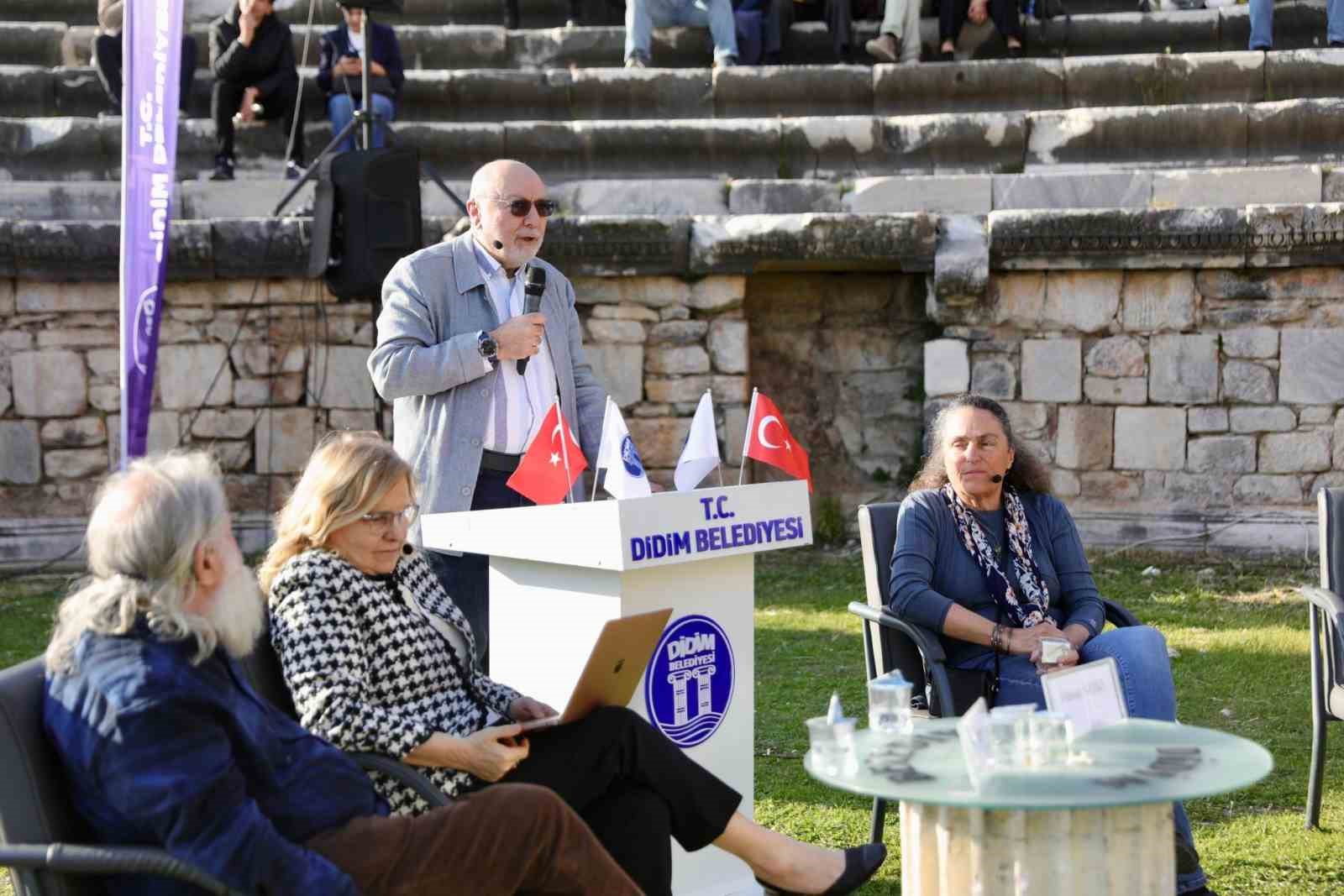 Thales’in kenti Miletos’ta ’Matematik ve Umut’ temalı buluşma gerçekleştirildi
Thales’in kenti Miletos’ta ’Matematik ve Umut’ temalı buluşma gerçekleştirildi