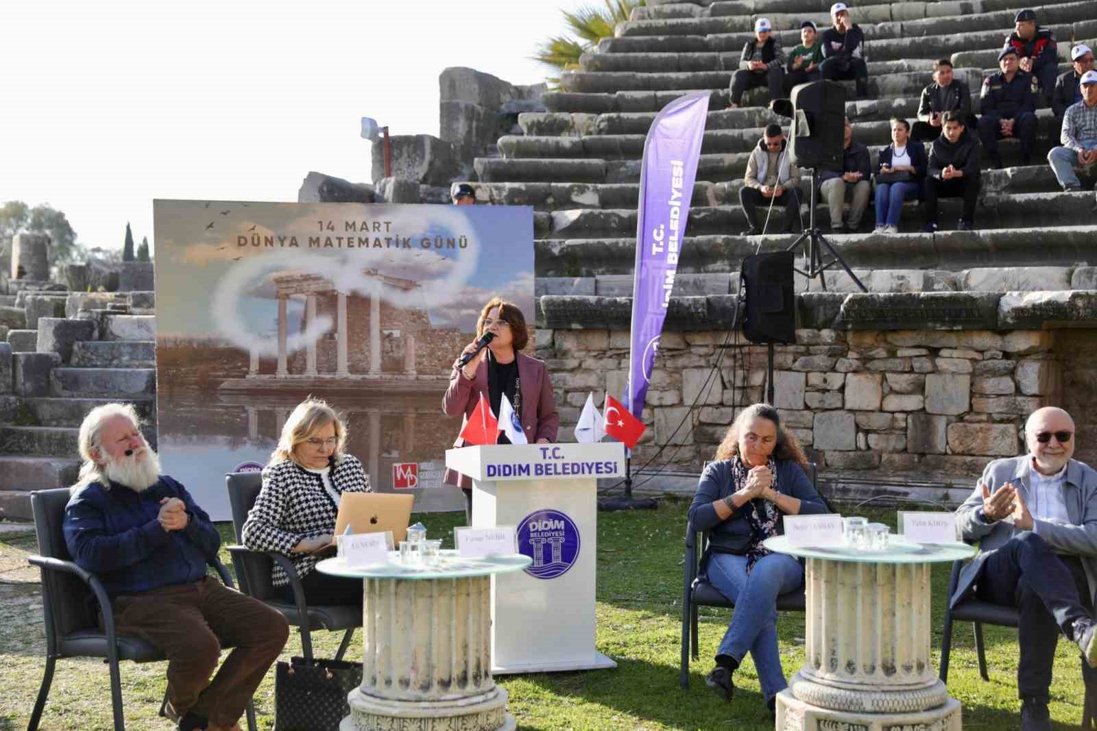 Thales’in kenti Miletos’ta ’Matematik ve Umut’ temalı buluşma gerçekleştirildi
Thales’in kenti Miletos’ta ’Matematik ve Umut’ temalı buluşma gerçekleştirildi