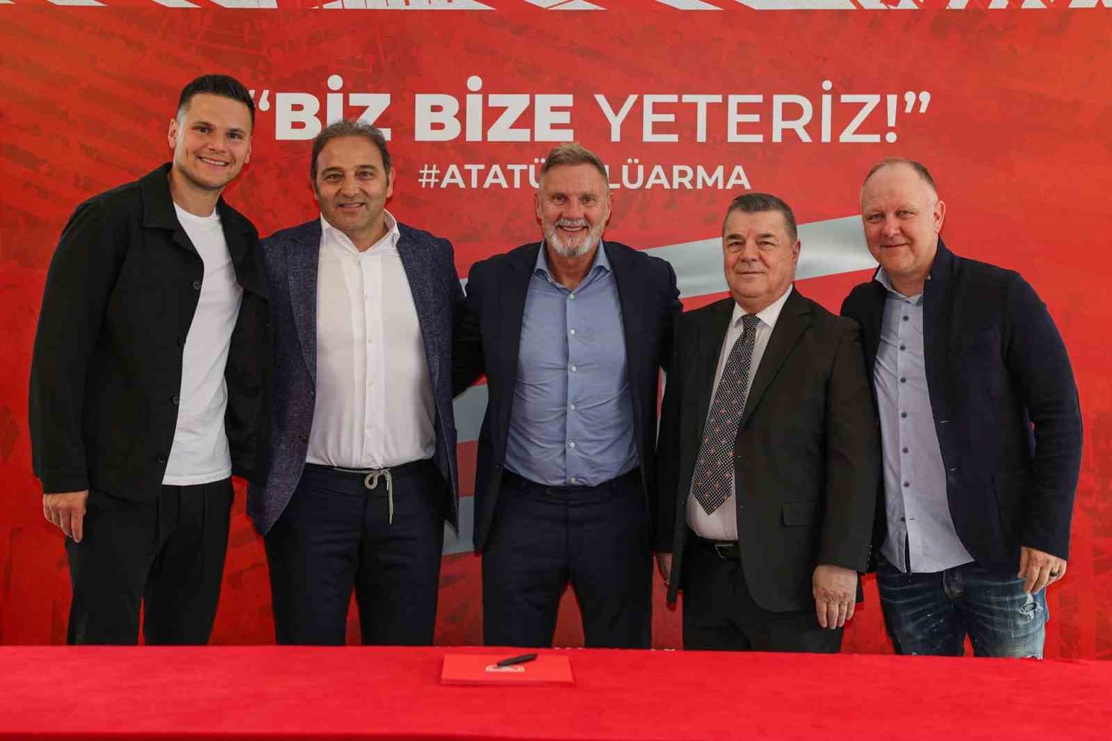 Thorsten Fink: "Samsunspor’u daha ileriye taşımak için buradayım"
