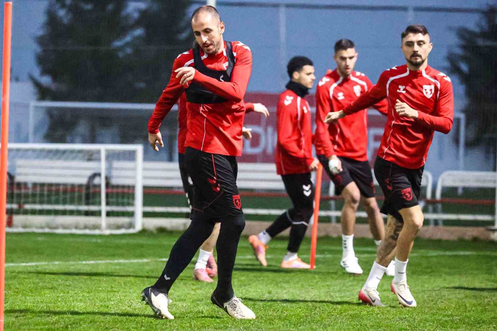 Thorsten Fink, Samsunspor’un başında ilk antrenmanına çıktı
