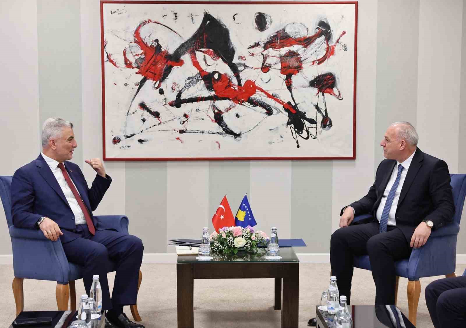 Ticaret Bakanı Bolat, Kosova Başbakanı Kurti ile bir araya geldi
