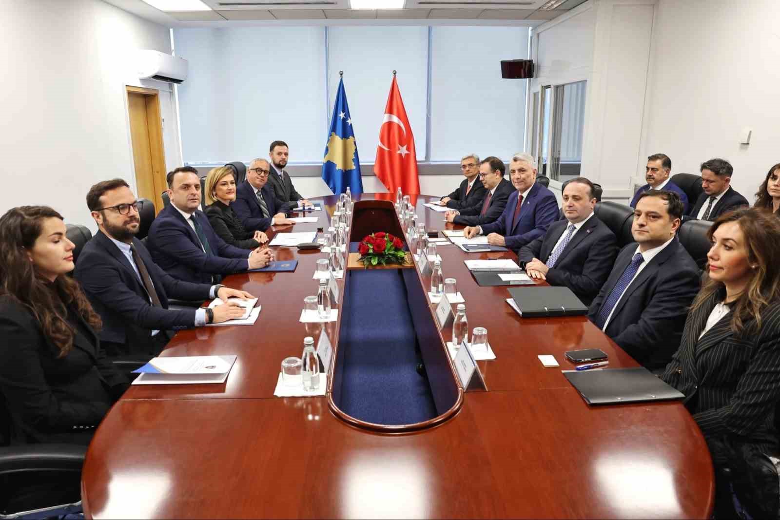 Ticaret Bakanı Bolat, Kosovalı mevkidaşıyla görüştü
