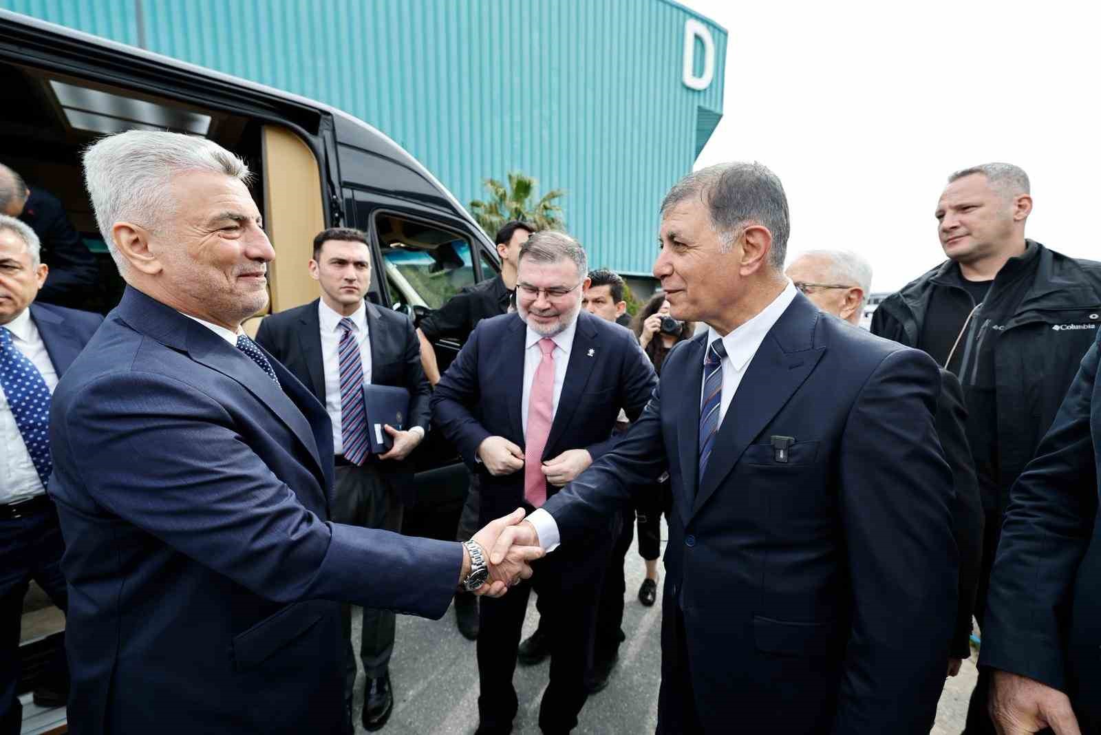 Ticaret Bakanı Ömer Bolat: "İşlenmiş ürün ihracatında yüzde 65’lik hacmi teknoloji ile yüzde 90’lara çıkaracağız"
