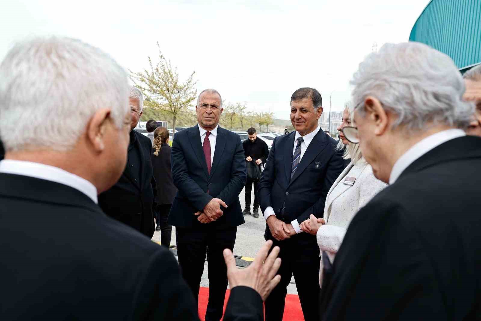 Ticaret Bakanı Ömer Bolat: "İşlenmiş ürün ihracatında yüzde 65’lik hacmi teknoloji ile yüzde 90’lara çıkaracağız"
