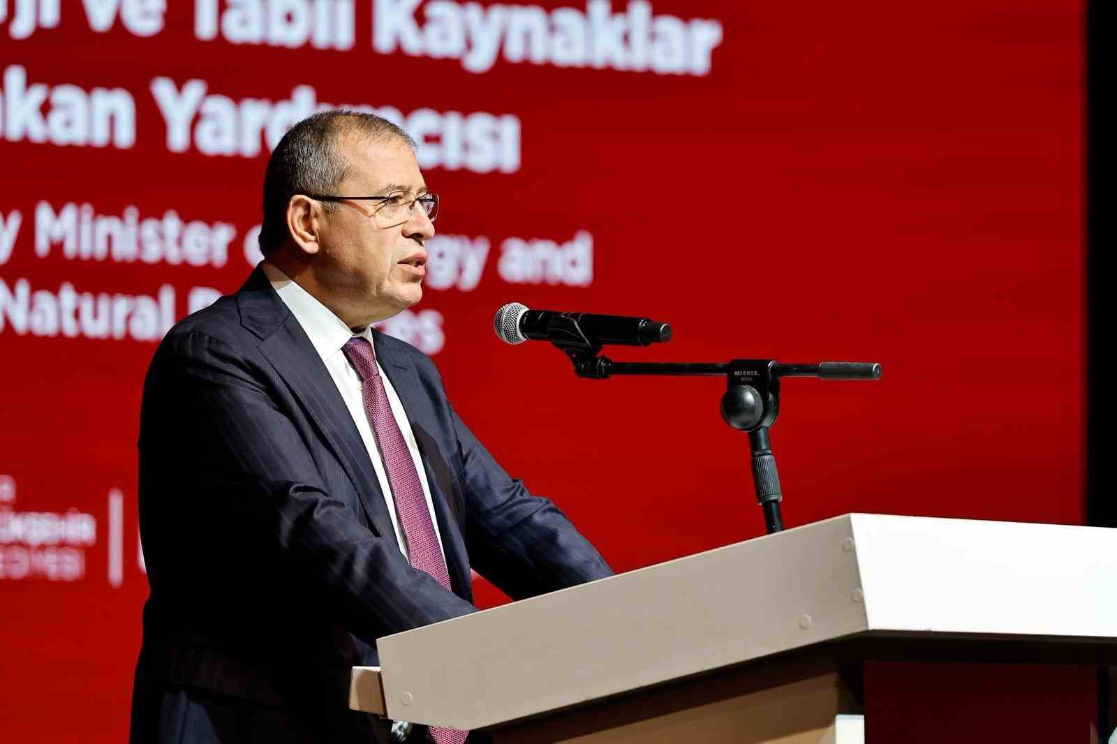 Ticaret Bakanı Ömer Bolat: "İşlenmiş ürün ihracatında yüzde 65’lik hacmi teknoloji ile yüzde 90’lara çıkaracağız"
