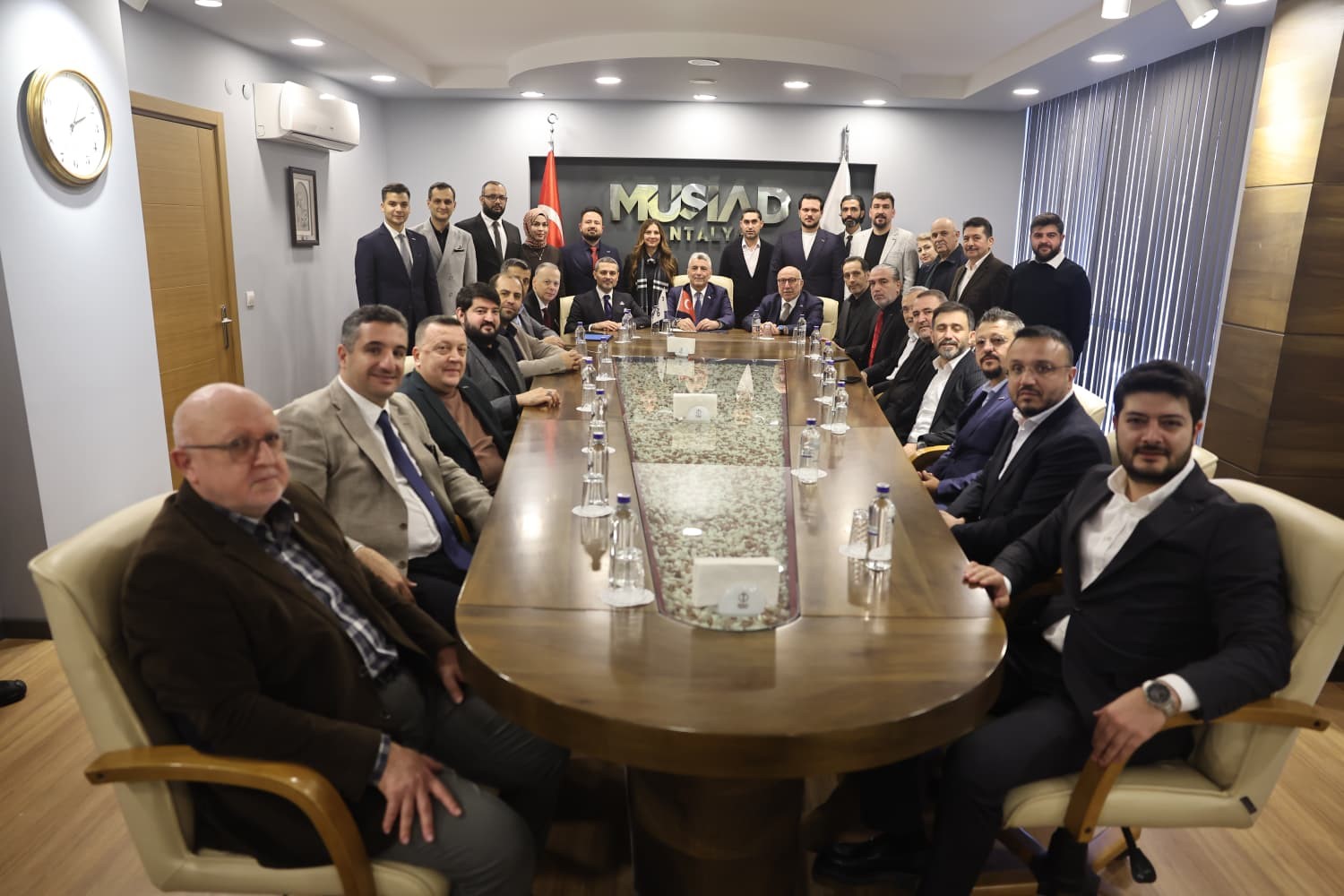 Ticaret Bakanı Ömer Bolat’tan MÜSİAD Antalya’ya ziyaret
