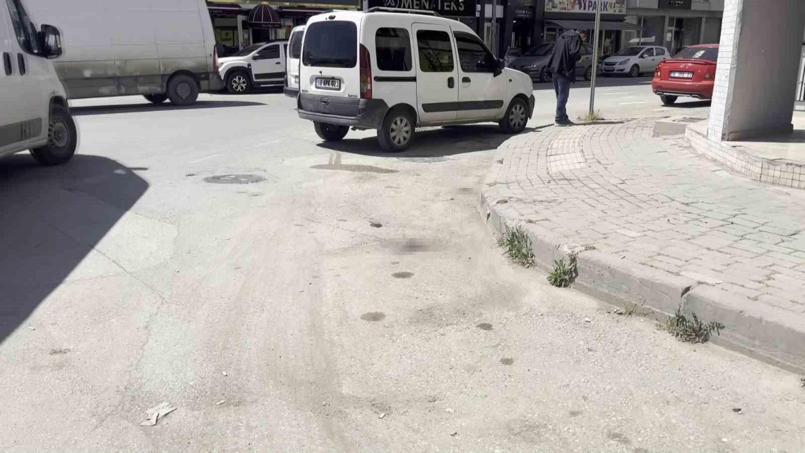 TikTok canlı yayını kanlı bitti: Genç kadın yüzünden bıçaklandı
