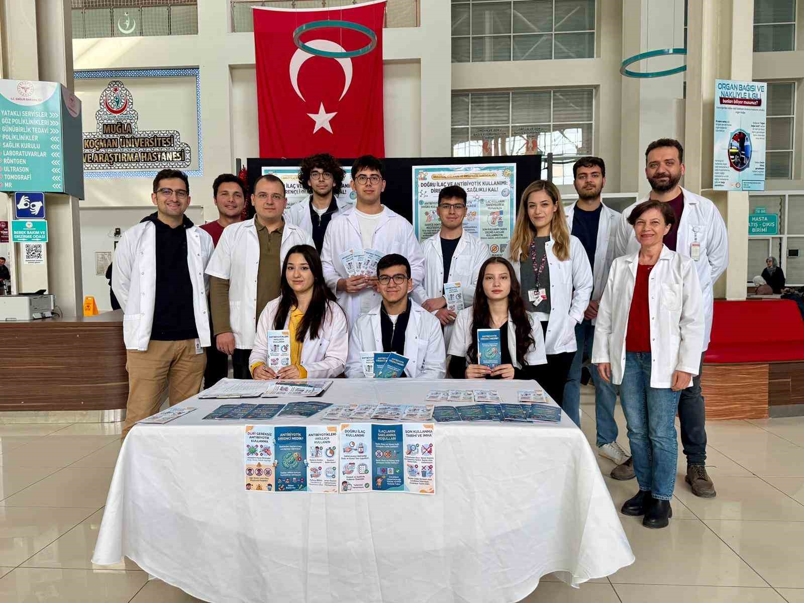 Tıp Fakültesi öğrencileri antibiyotik kullanımı hakkında bilgilendirdi
