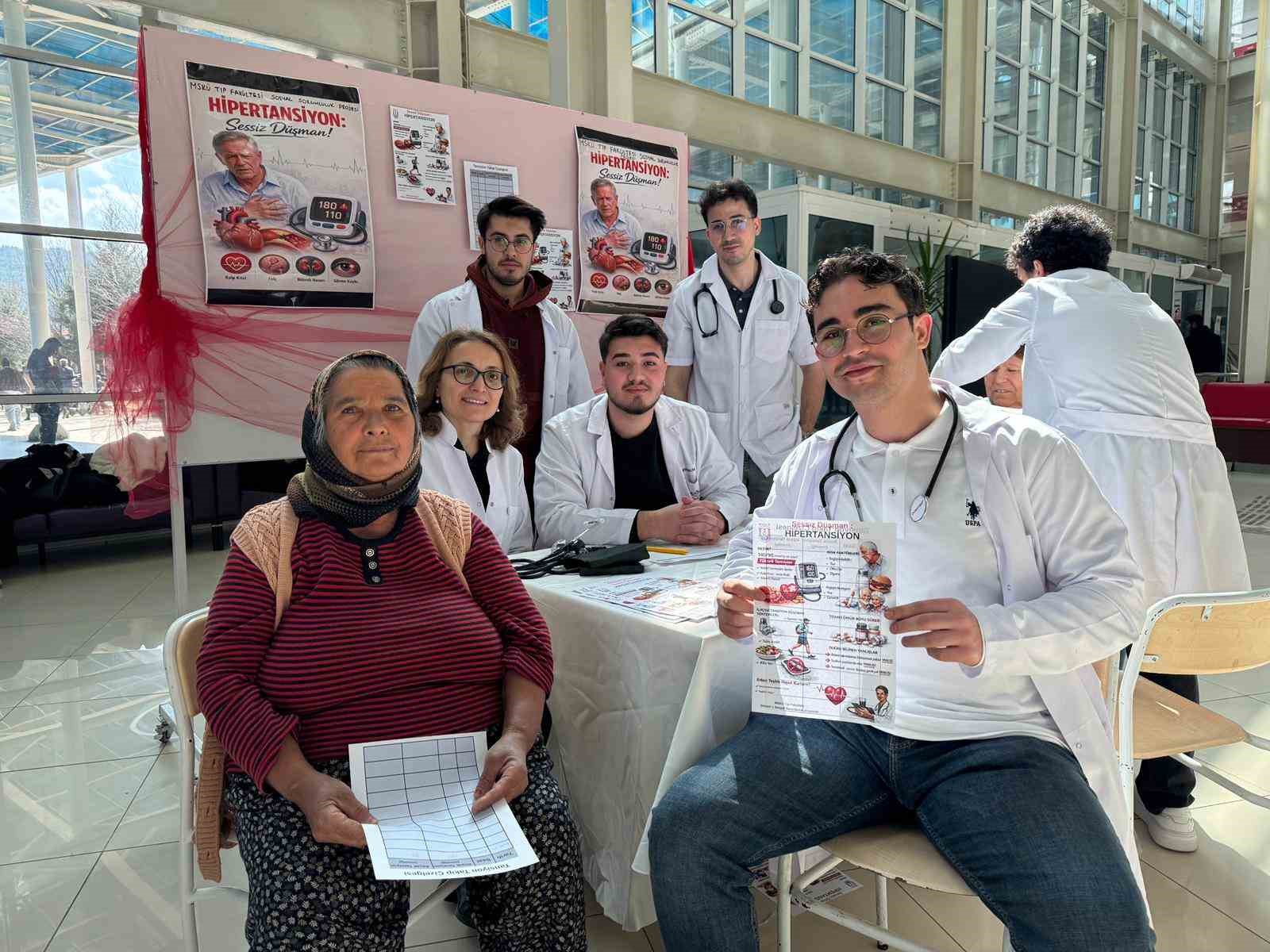 Tıp Fakültesi öğrencilerinden hipertansiyon farkındalığı etkinliği
