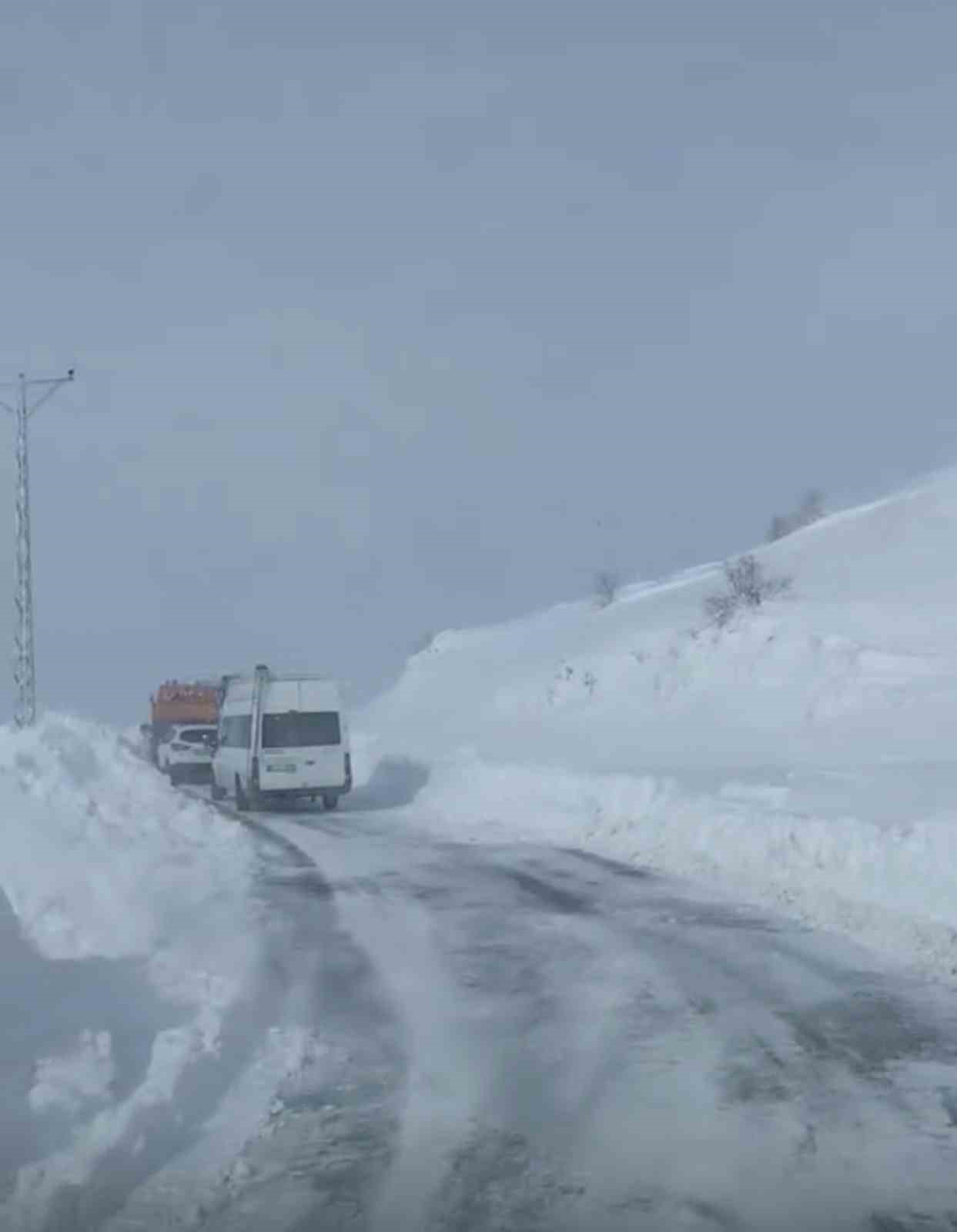 Tipi nedeniyle Malatya-Sincik karayolu ulaşıma kapandı
