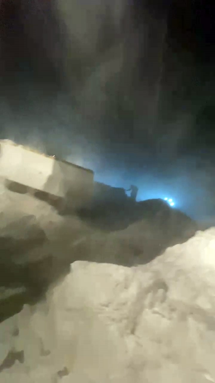 Tipide mahsur kalan santral işçileri 9 saat süren operasyonla kurtarıldı
