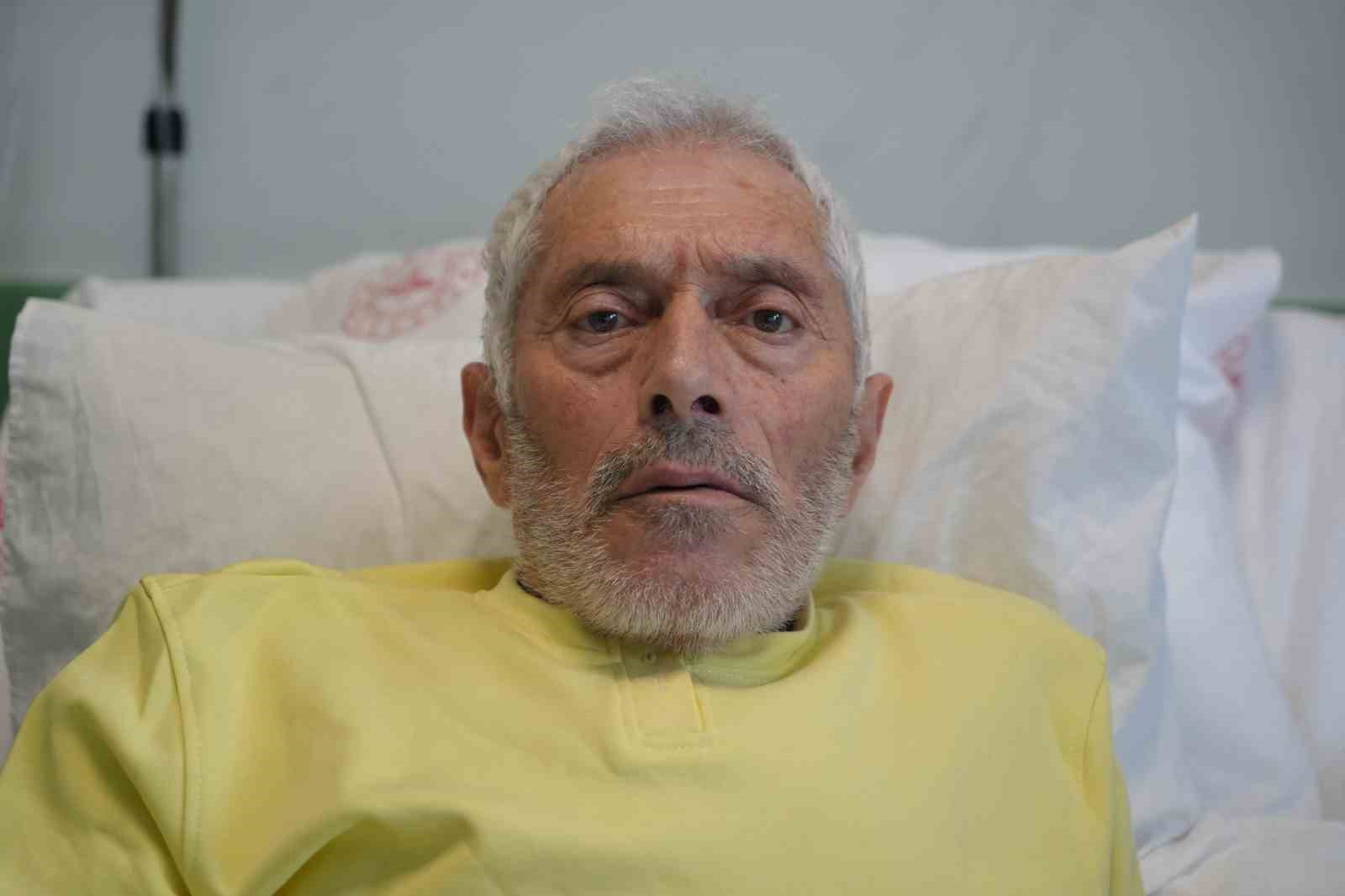 Tıpta nadir vaka: Eğri göğüs kafesi ve skolyoza rağmen kalbi saatlerce durdurularak hayata döndürüldü
