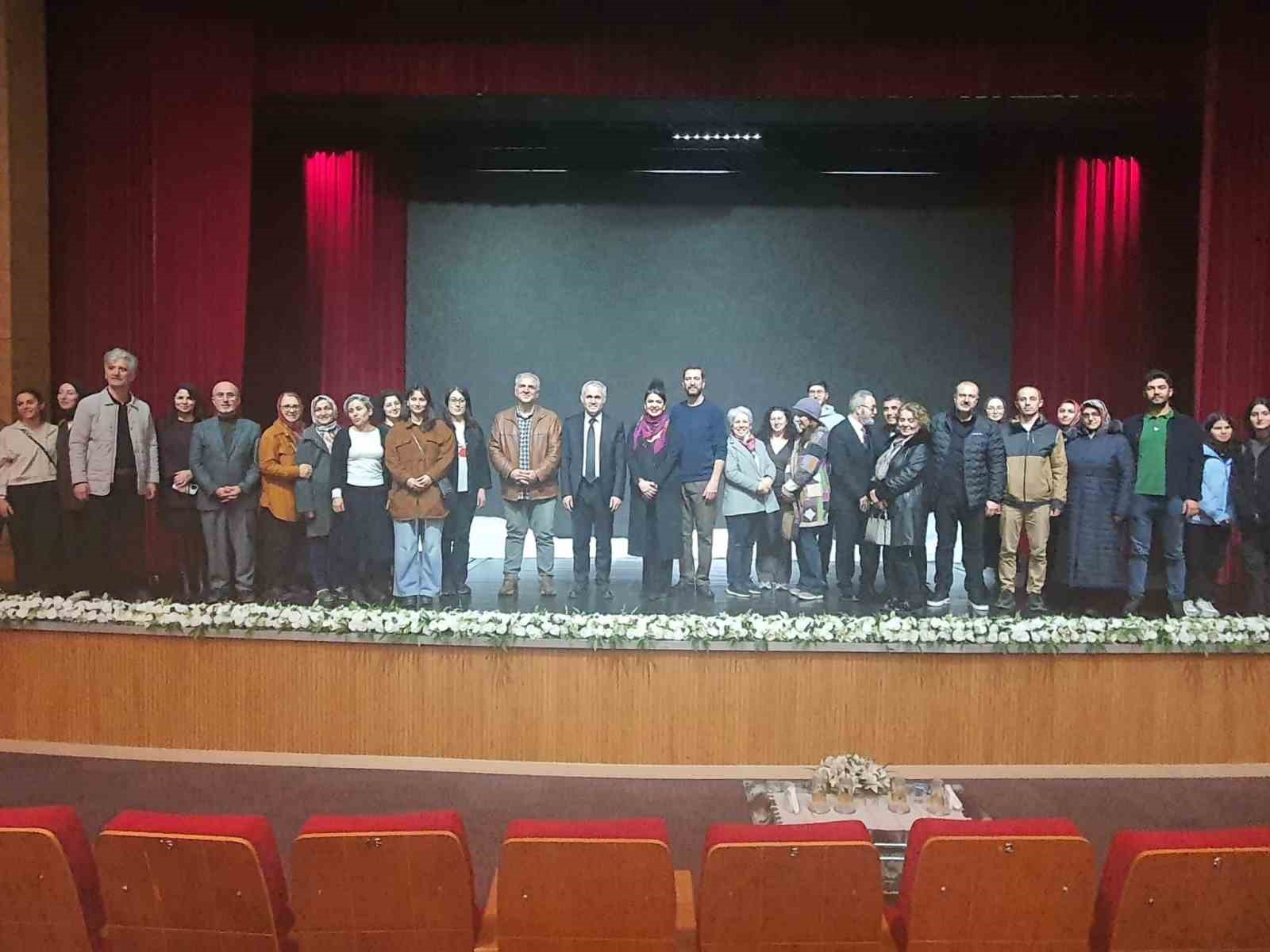 Tiyatro Anadolu, "Aşk Neyledi Yunus" ile Rize’de sanatseverlerle buluştu
