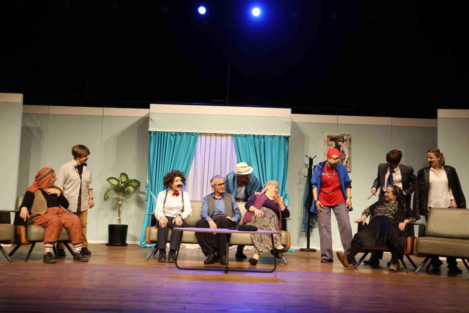 Tiyatro tutkunları Atakum’da buluştu
