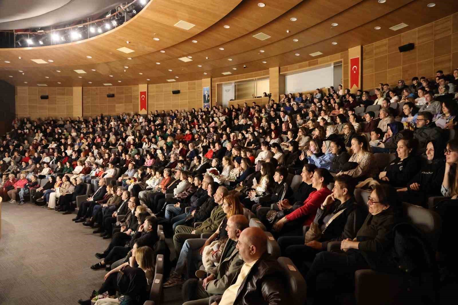 Tiyatro tutkunları Atakum’da buluştu
