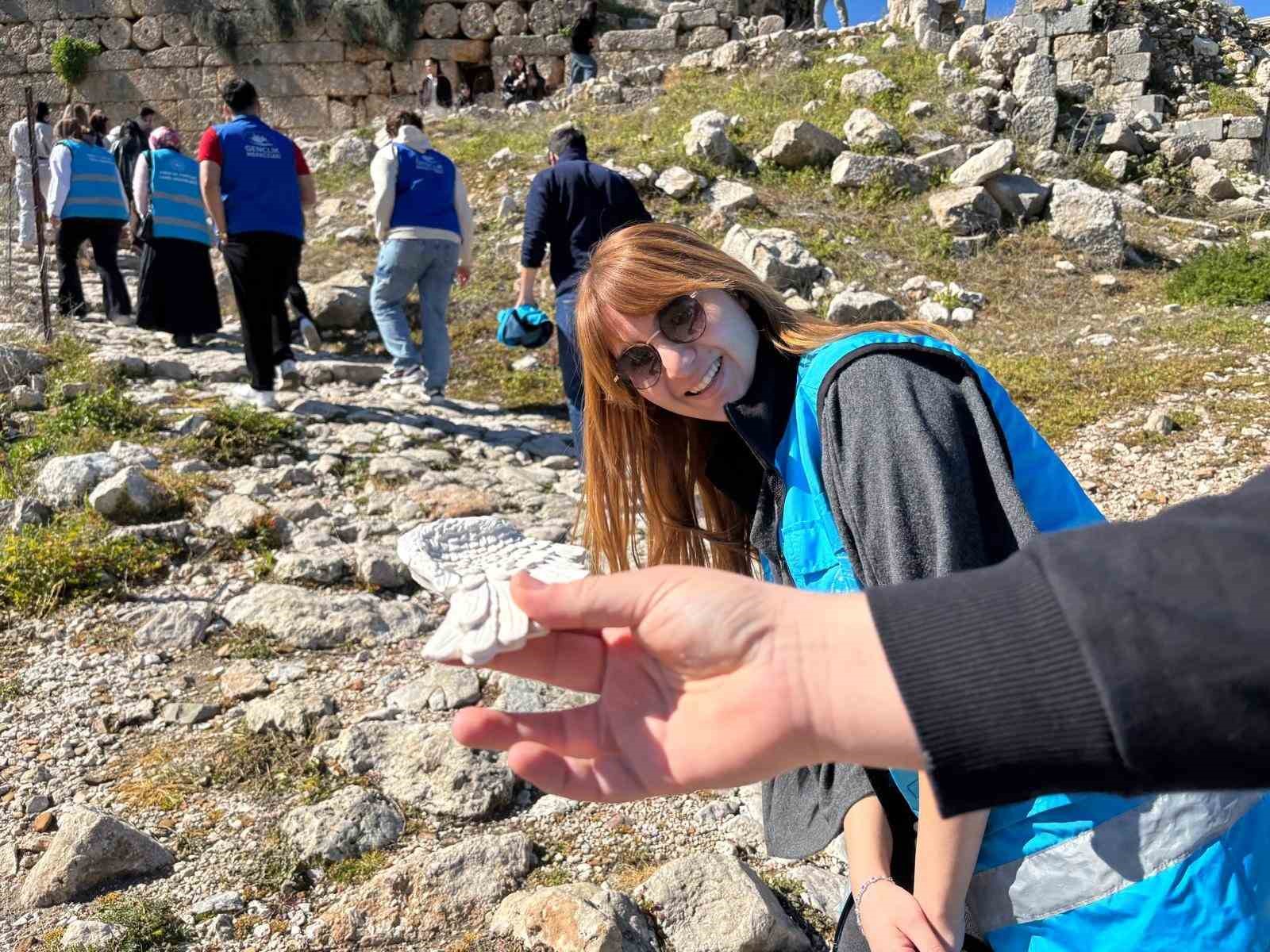 Tlos Antik Kenti’nde tarih sanatla canlandı
Tlos Antik Kenti’nde tarih sanatla canlandı
