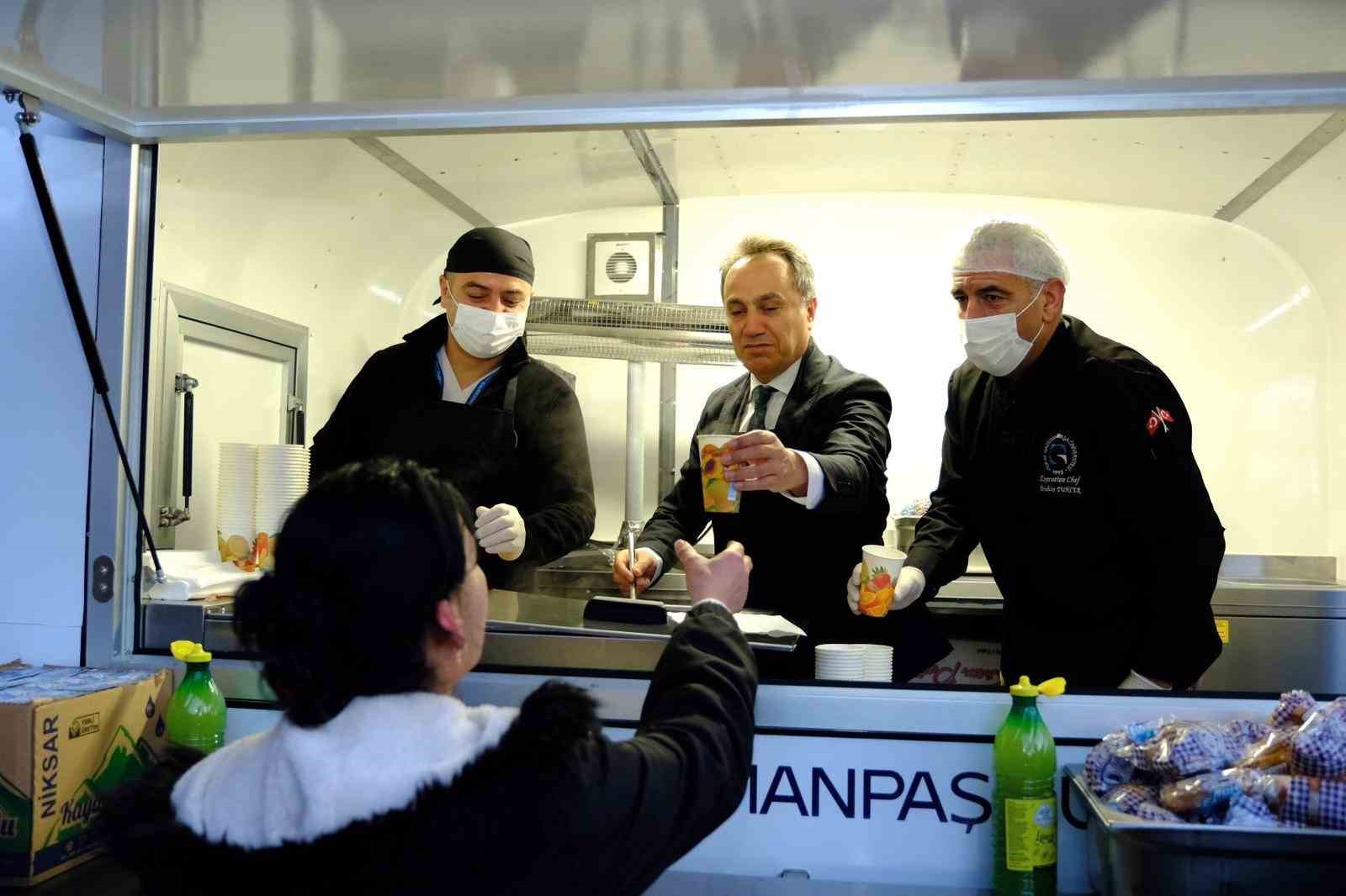 TOGÜ Hastanesi’nde herkese açık sabah çorbası uygulaması
TOGÜ Hastanesi’nde herkese açık sabah çorbası uygulaması