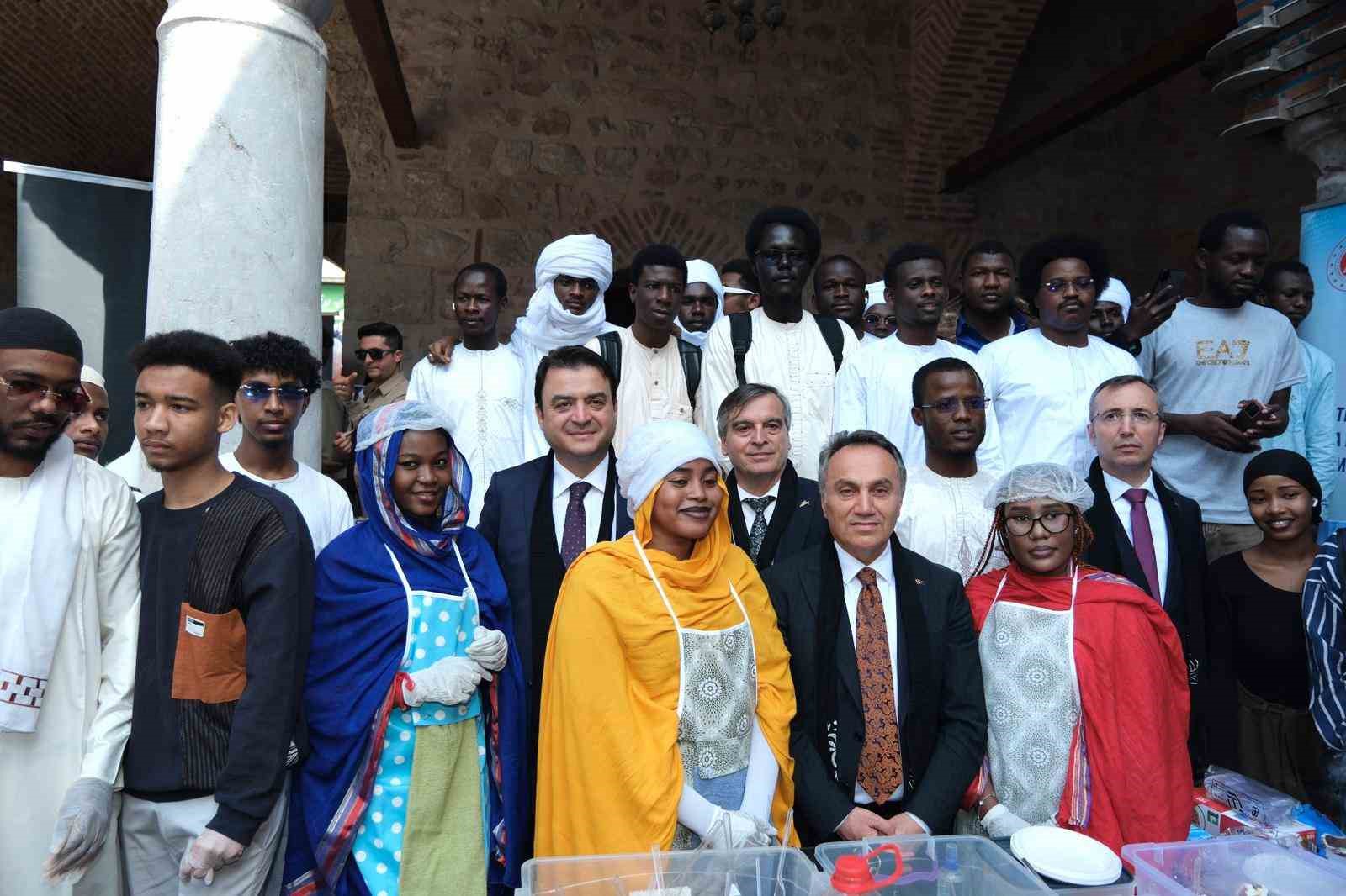 TOGÜ’de okuyan uluslararası öğrencilerden kültür şöleni
