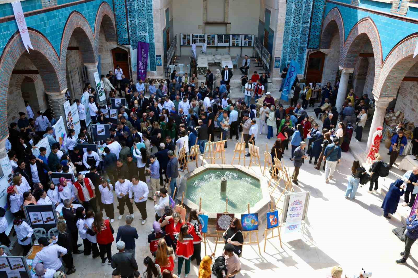 TOGÜ’de okuyan uluslararası öğrencilerden kültür şöleni
