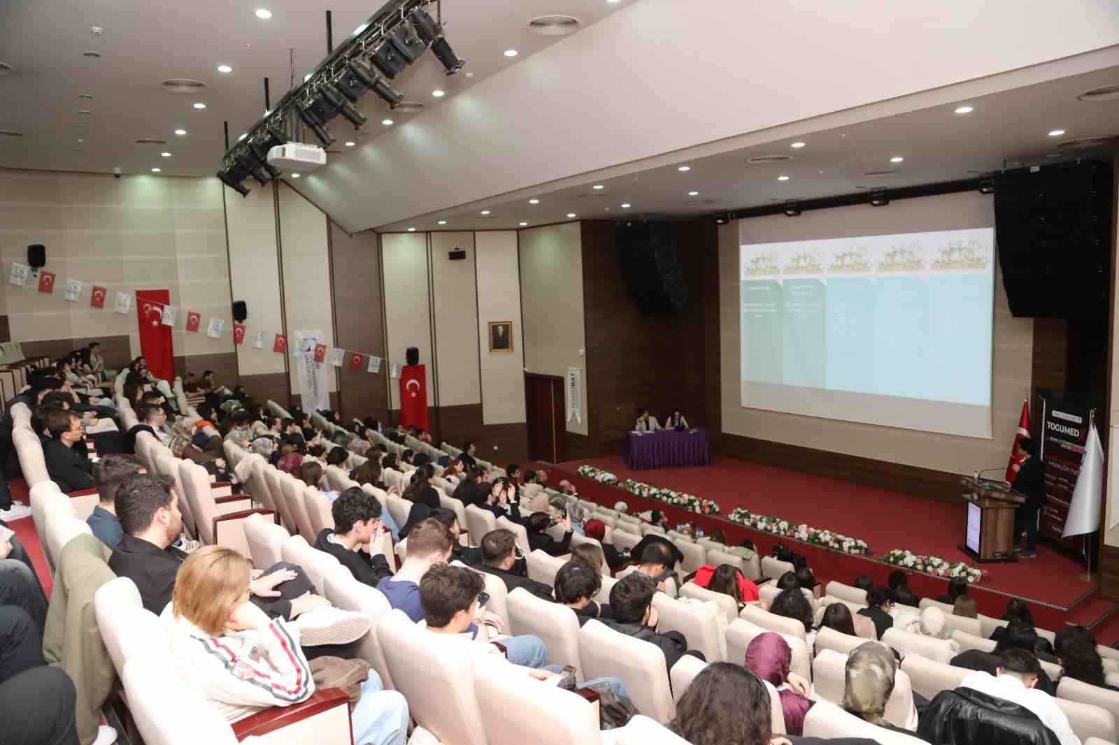 TOGÜ’nün düzenlediği tıp kongresinde canlı ameliyat heyecanı yaşandı
