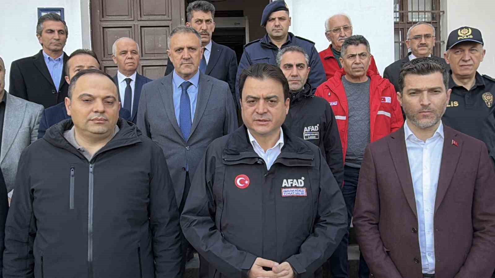 Tokat Valisi Köklü: "Erbaa’da ilk incelemelerde ciddi bir olumsuzluk yok"
Tokat Valisi Köklü: "Erbaa’da ilk incelemelerde ciddi bir olumsuzluk yok"