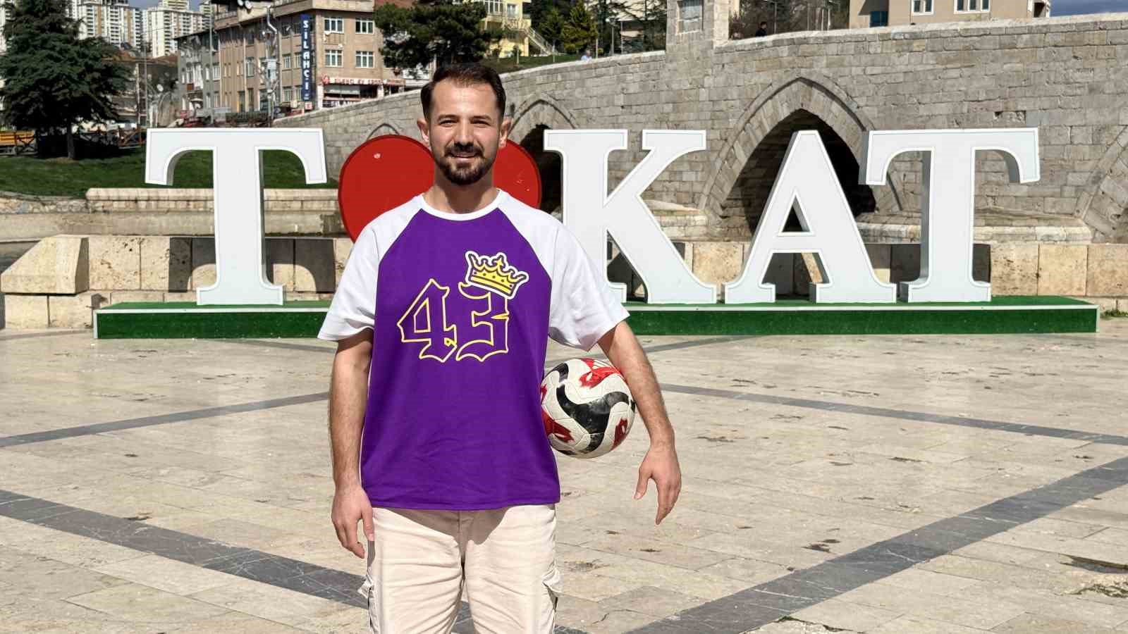 Tokat’ın tarihini futbol şovuyla tanıtıyor
Tokat’ın tarihini futbol şovuyla tanıtıyor