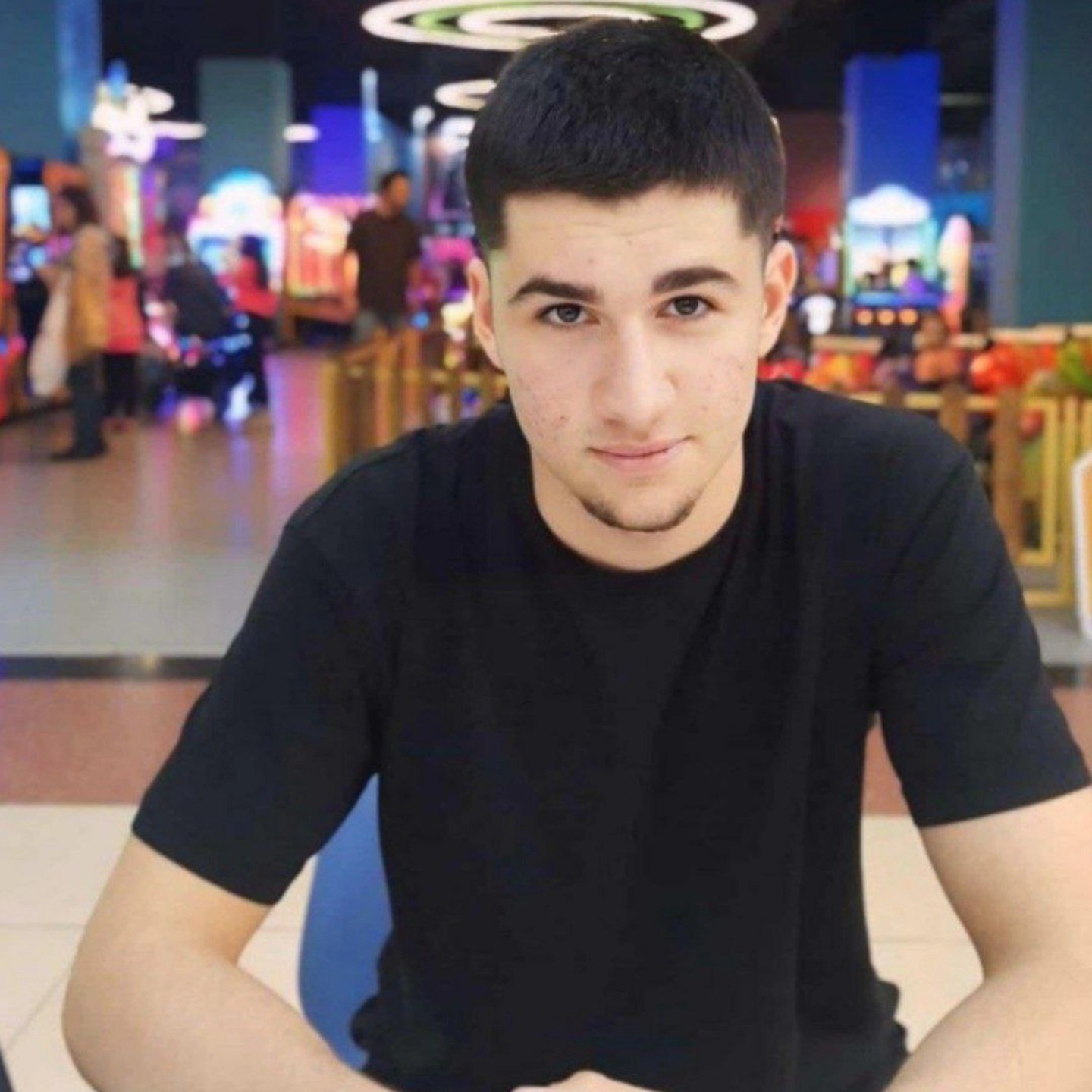 Tokat’ta bıçaklanarak öldürülen gencin davası ertelendi
