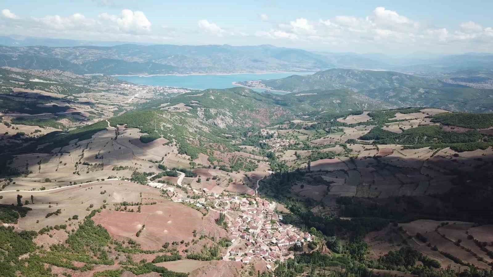 Tokat’ta bir beldenin haritası değişerek ikiye bölündü
