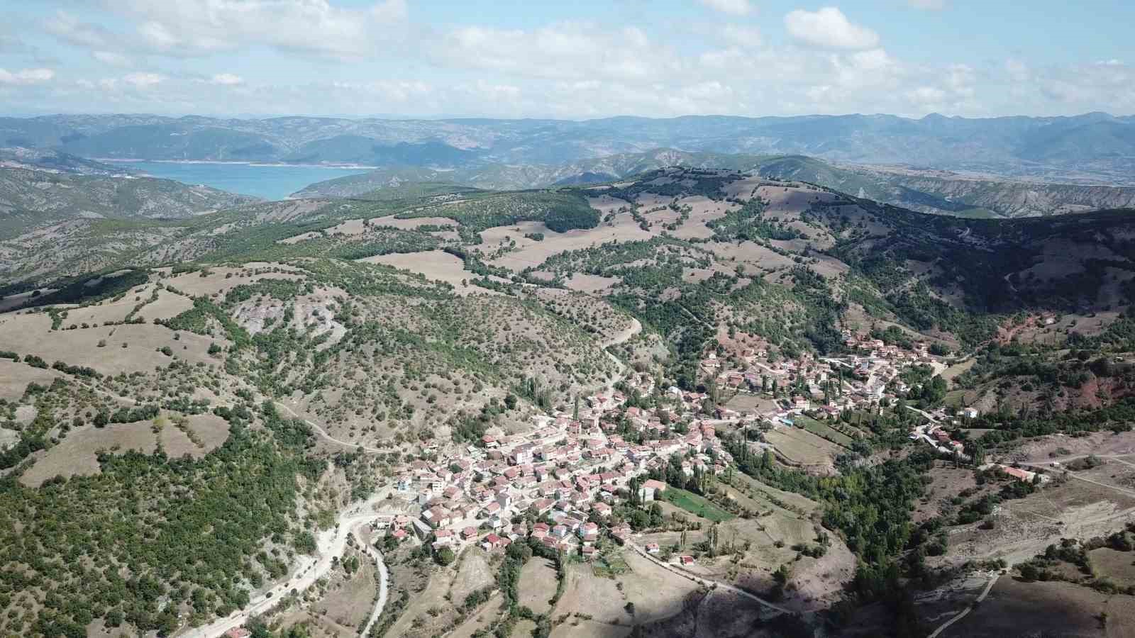 Tokat’ta bir beldenin haritası değişerek ikiye bölündü

