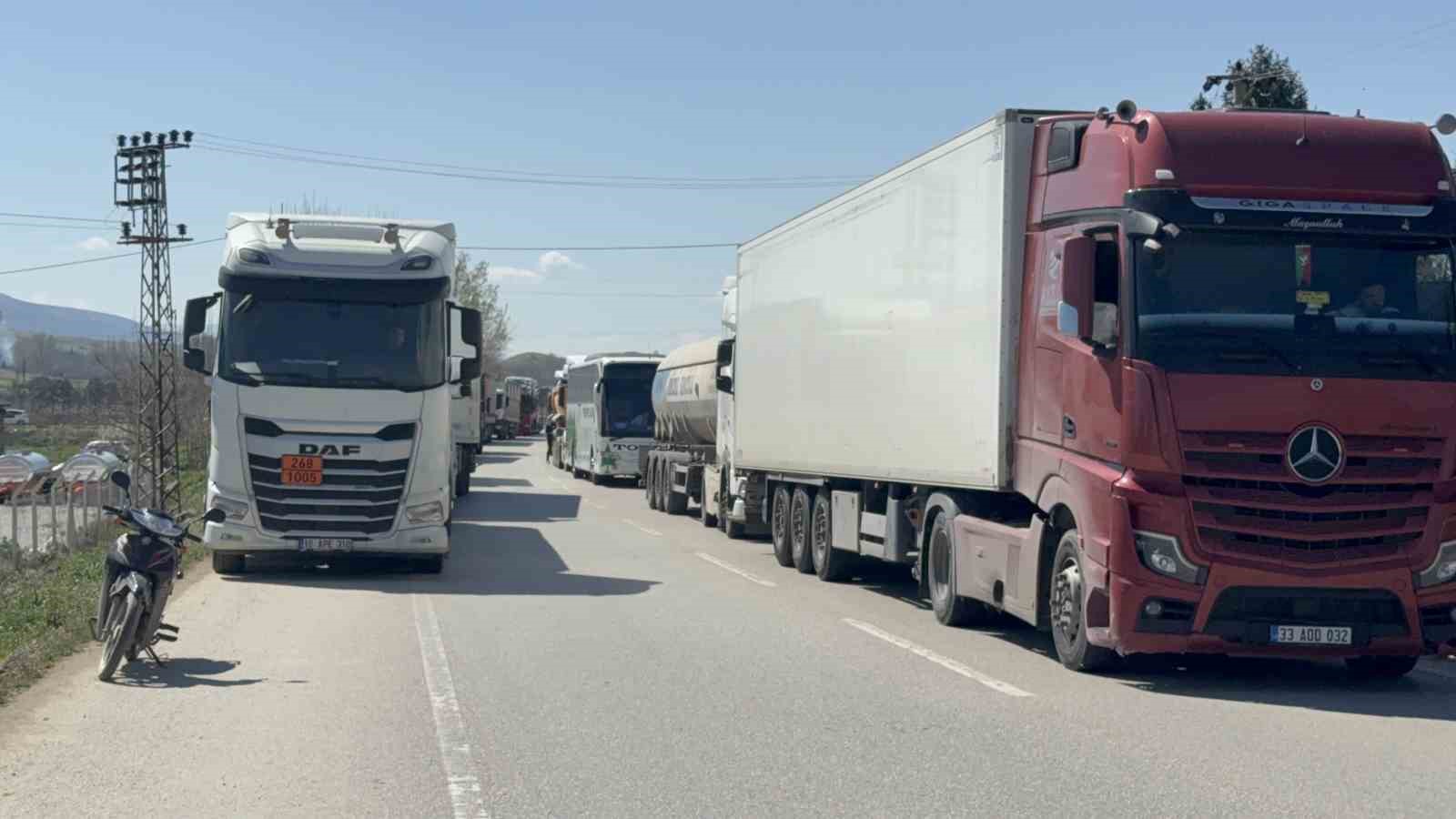 Tokat’ta gübre yüklü traktör devrildi
