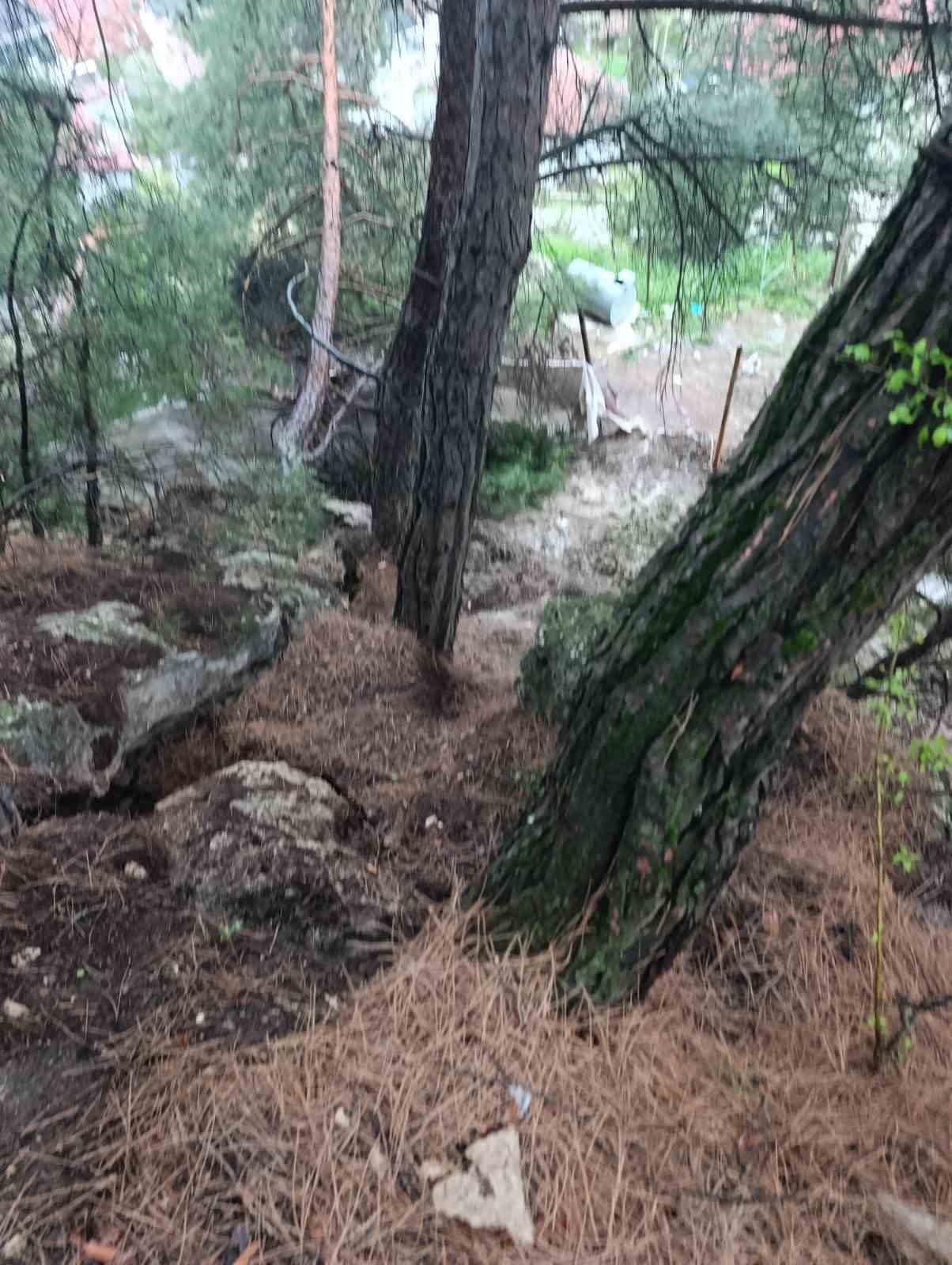 Tokat’ta heyelan ve kaya düşmesi nedeniyle 13 daire tahliye edildi
