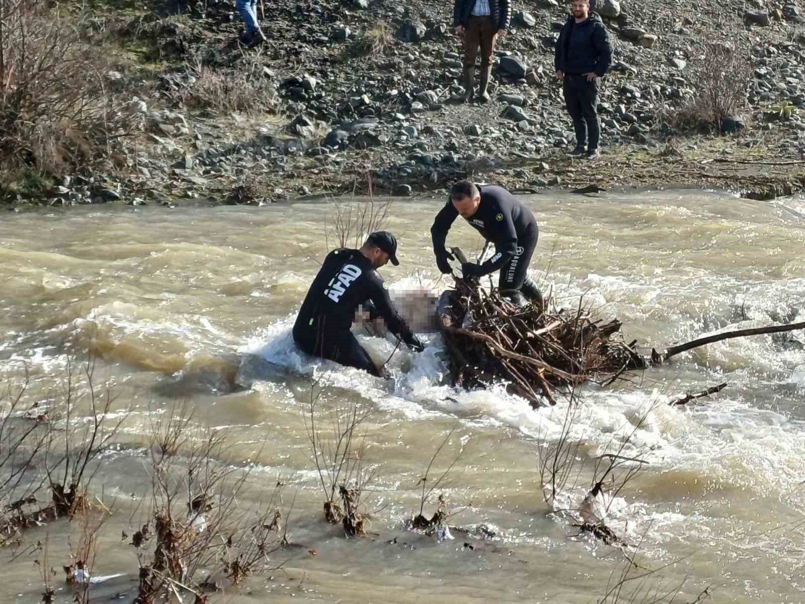 Tokat’ta kaybolan kadın dere yatağında ölü bulundu

