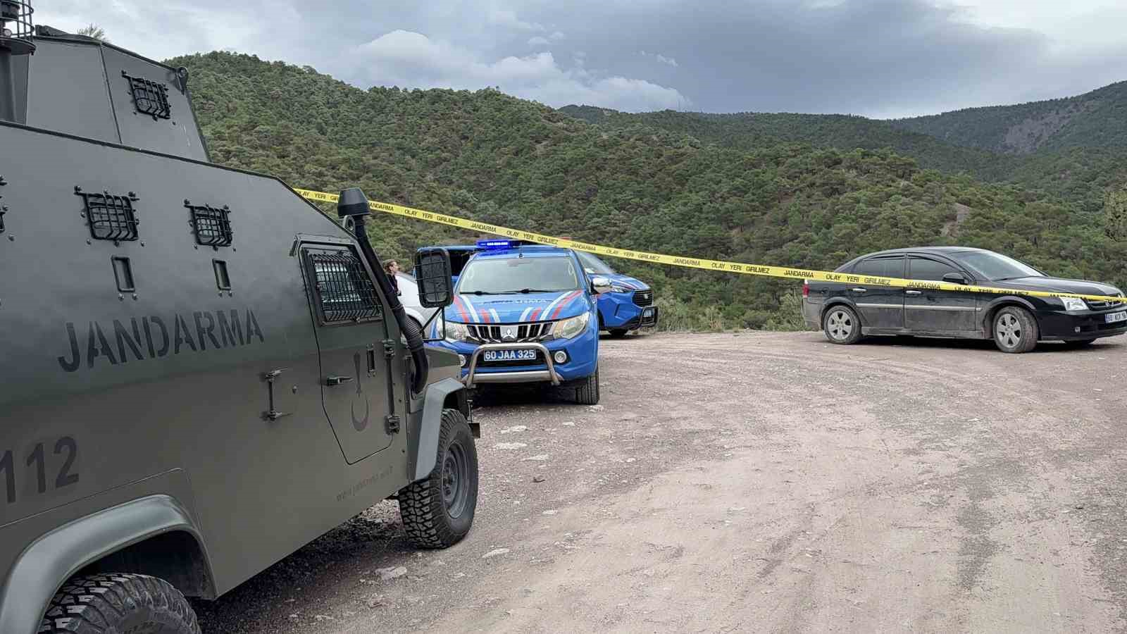 Tokat’ta kayıp olarak aranan kişinin 100 metrelik uçurumda cansız bedeni bulundu
