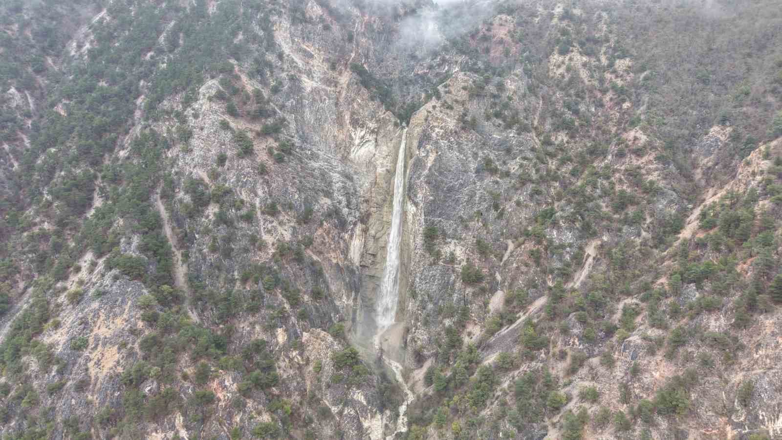Tokat’ta kuruyan şelale eski günlerine geri döndü
