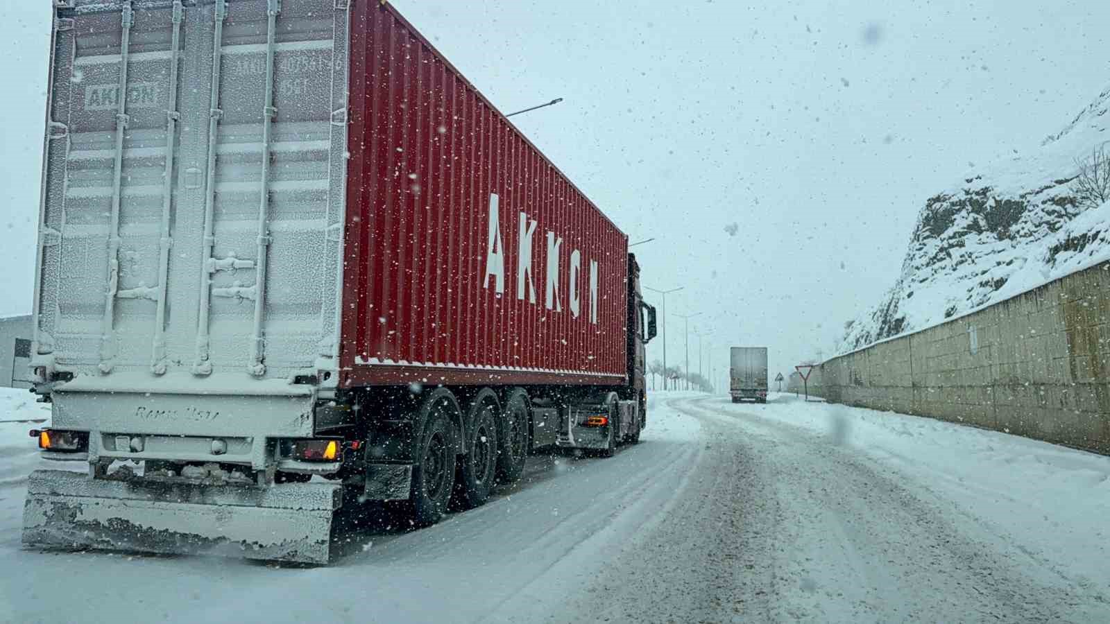 Tokat’ta masalsı kış manzarası
