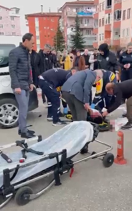 Tokat’ta motosikletle otomobil çarpıştı: 2 ağır yaralı
