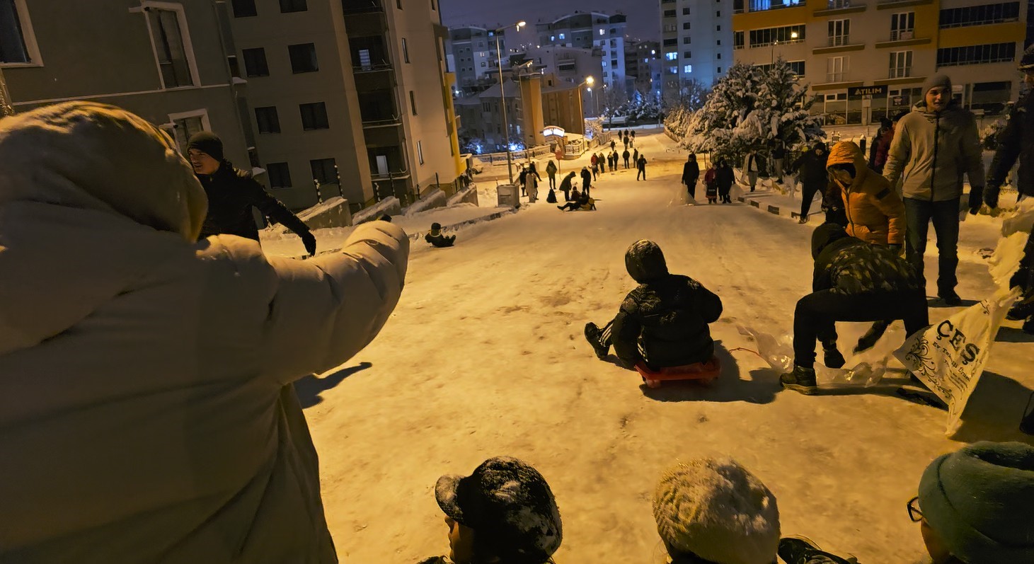Tokat’ta ’ölümüne’ kar eğlencesi
