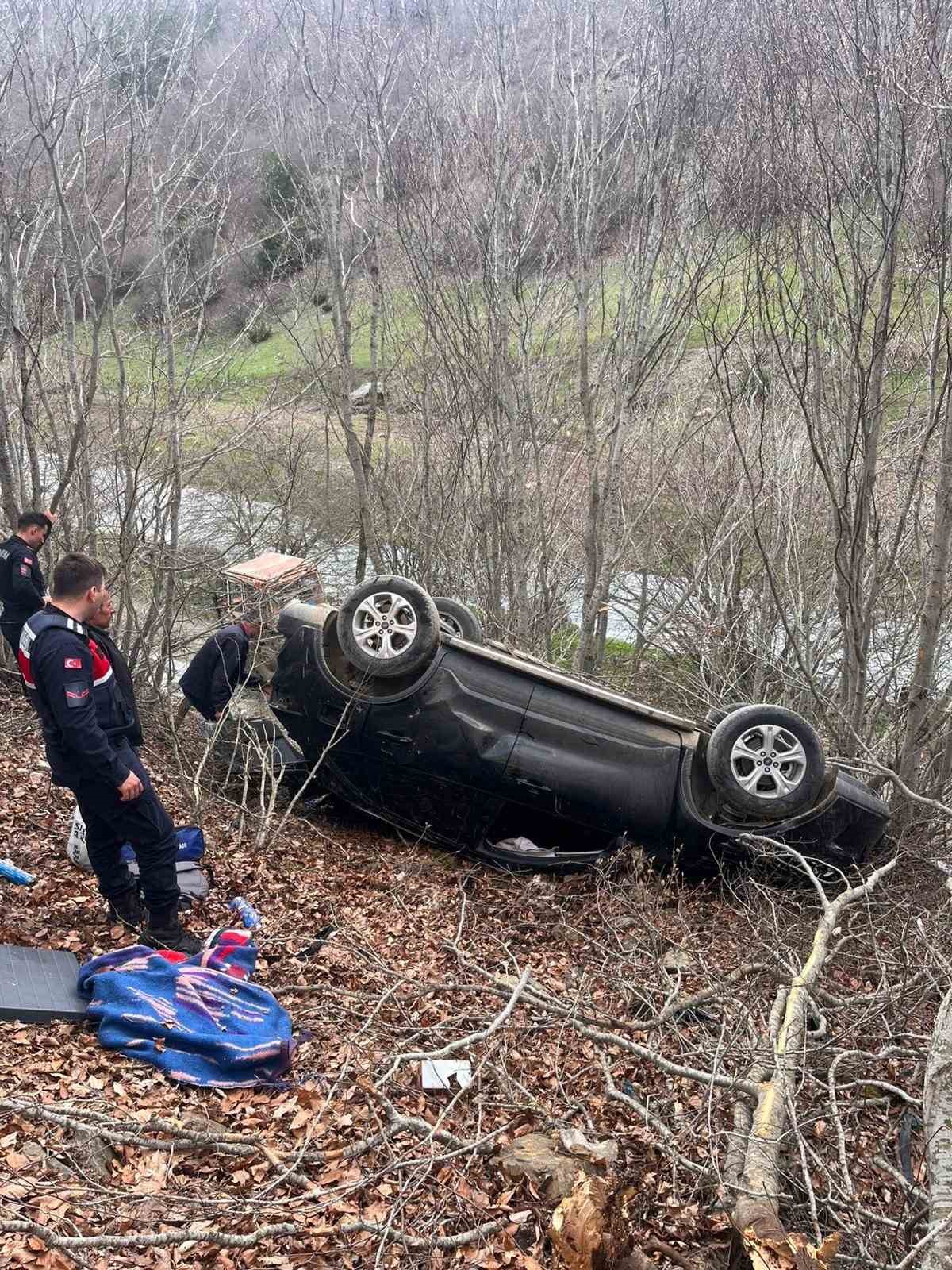 Tokat’ta otomobil şarampole uçtu: 2 yaralı

