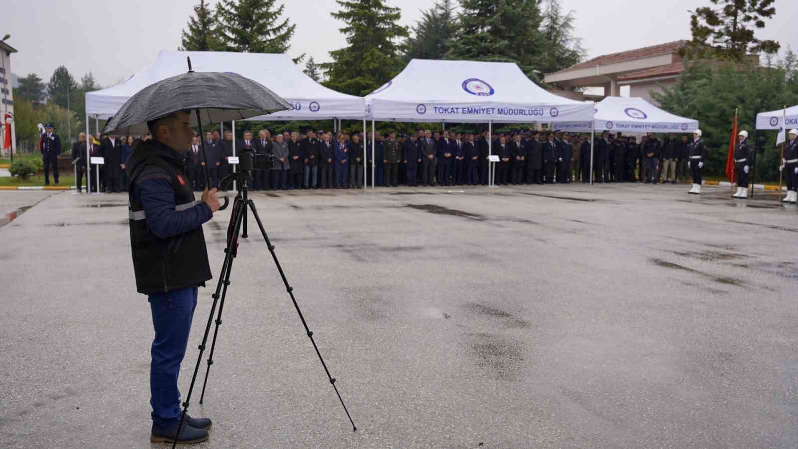 Tokat’ta Polis Teşkilatının 181 kuruluş yıl dönümü yağmur altında kutlandı
