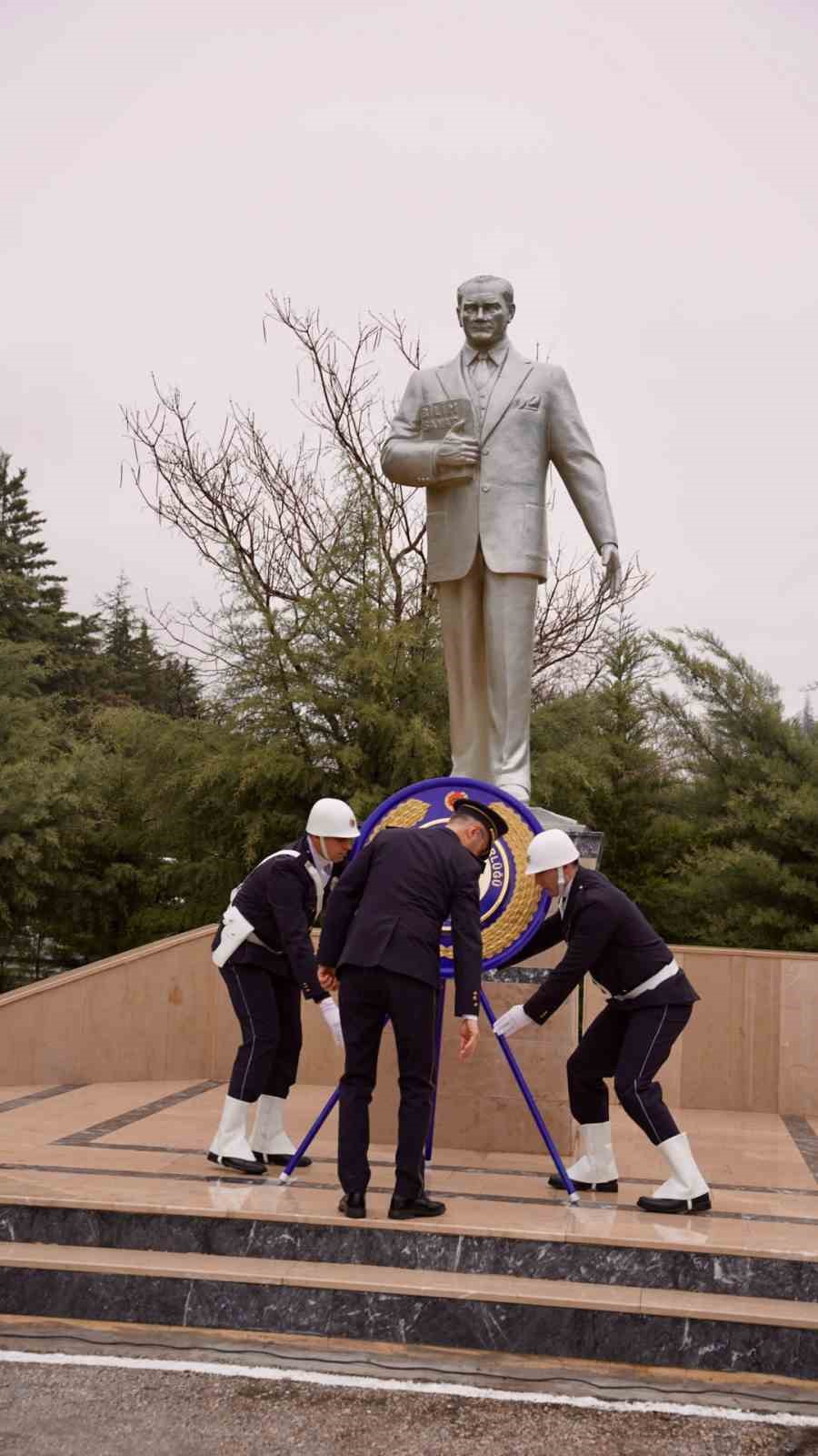 Tokat’ta Polis Teşkilatının 181 kuruluş yıl dönümü yağmur altında kutlandı
