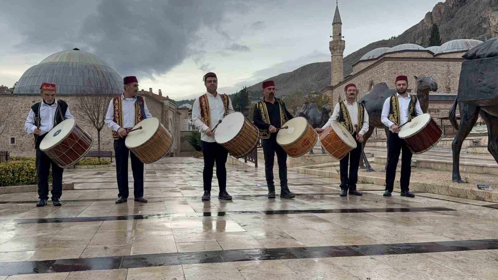 Tokat’ta Ramazan geleneği yaşatılıyor, 21 davulcu sahaya çıkıyor
