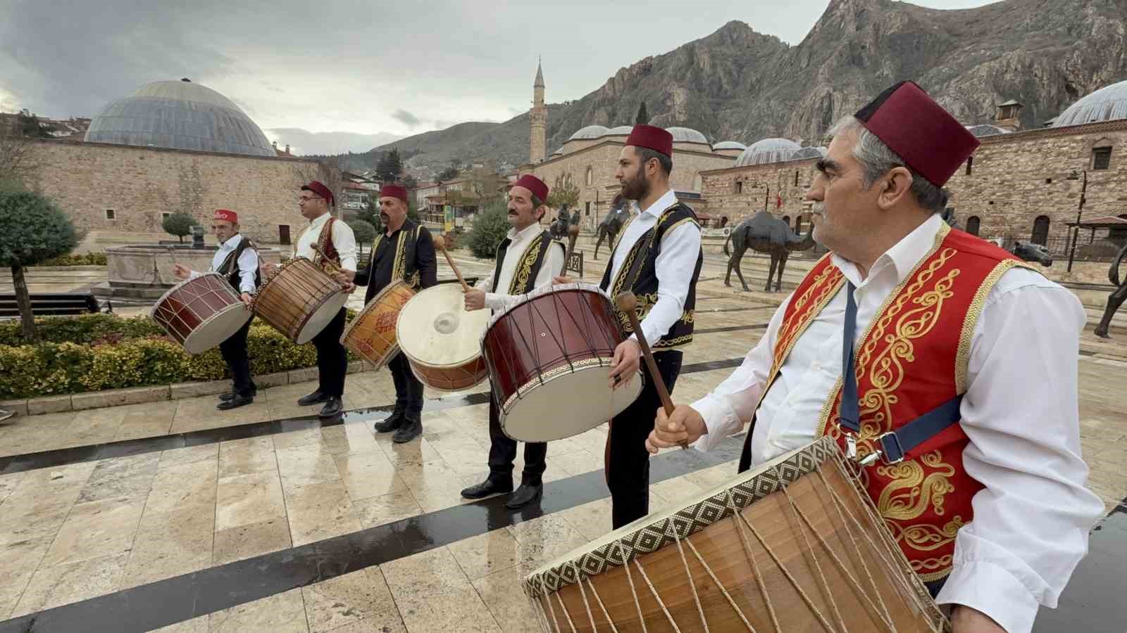 Tokat’ta Ramazan geleneği yaşatılıyor, 21 davulcu sahaya çıkıyor
