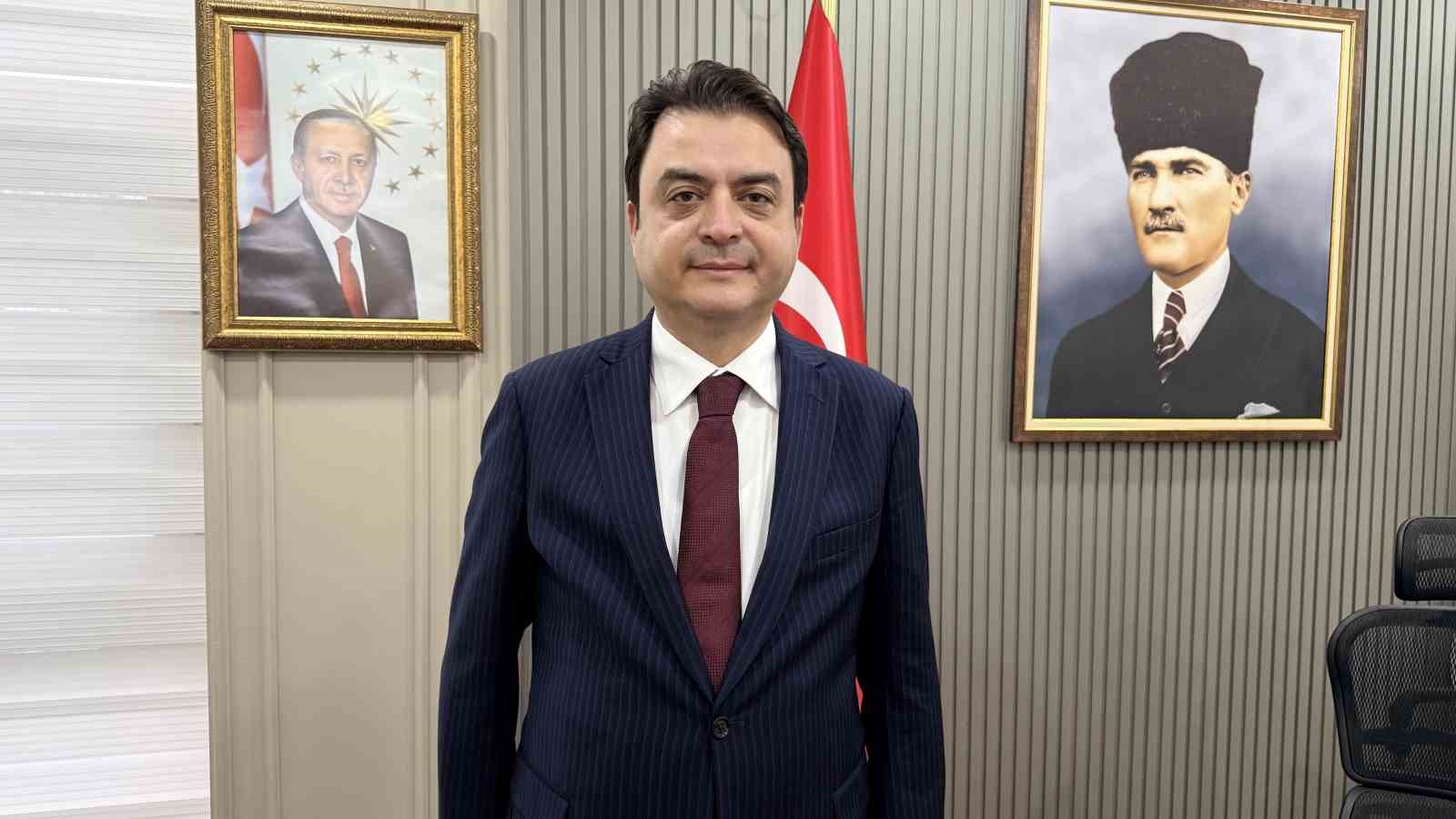 Tokat’ta toprak kayması nedeniyle 13 dairenin tahliye edildiği bölge dron ile görüntülendi
