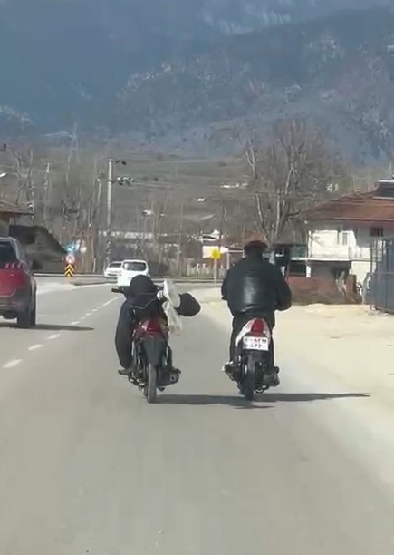 Tokat’ta trafik güvenliğini tehlikeye düşüren motosikletlilere ceza yağdı
