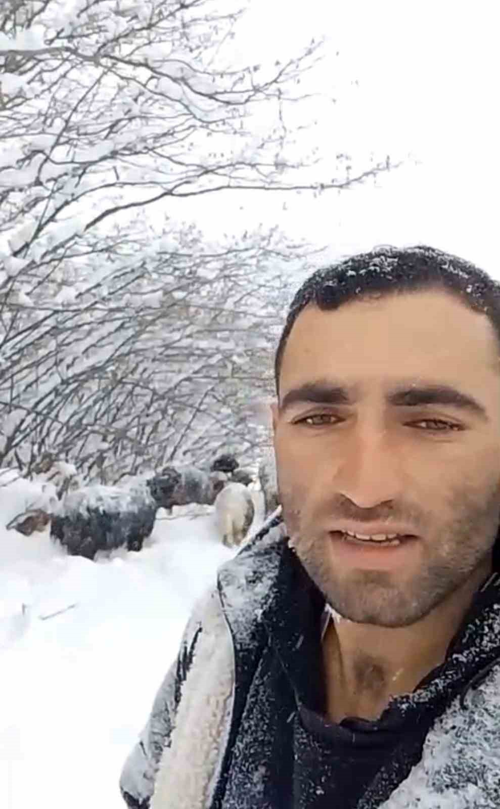 Tokat’ta yaylada kışın ayazında türküleriyle ısınan çoban, baharı da türküyle karşıladı
