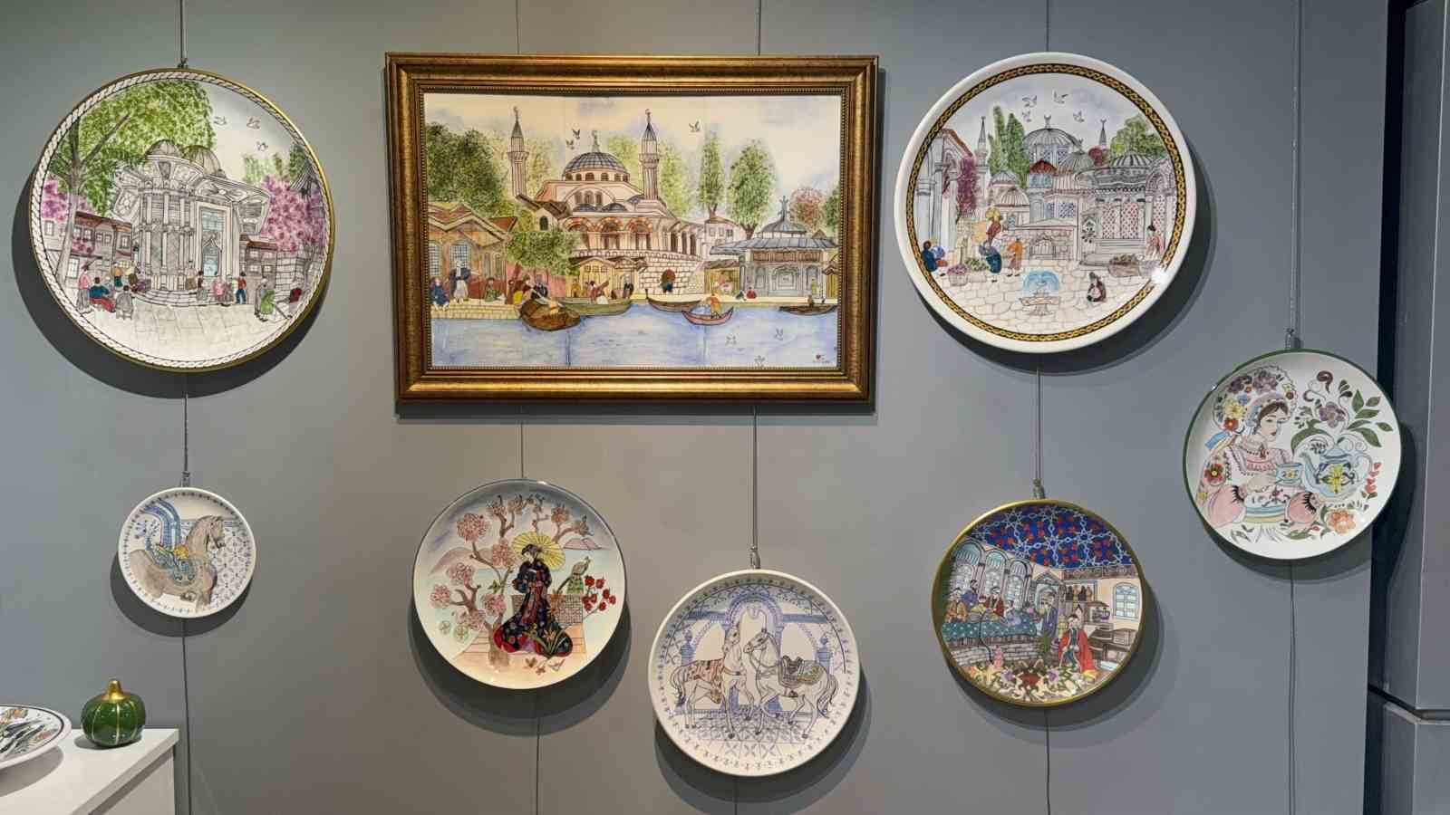 Toktalı kadınların elinde şekillenen çiniler görücüye çıktı
