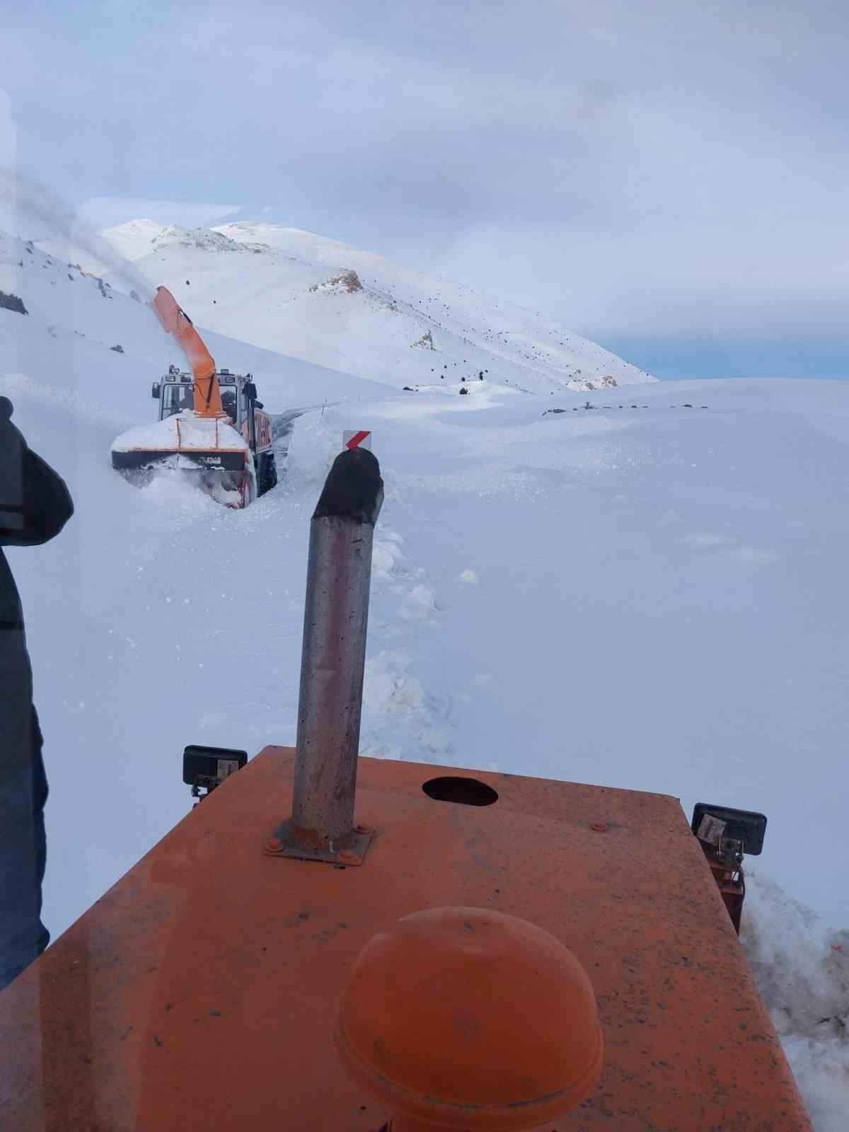 Tomarza-Arslantaş ve Tufanbeyli-Ayvat Yolu yeniden ulaşıma açıldı
